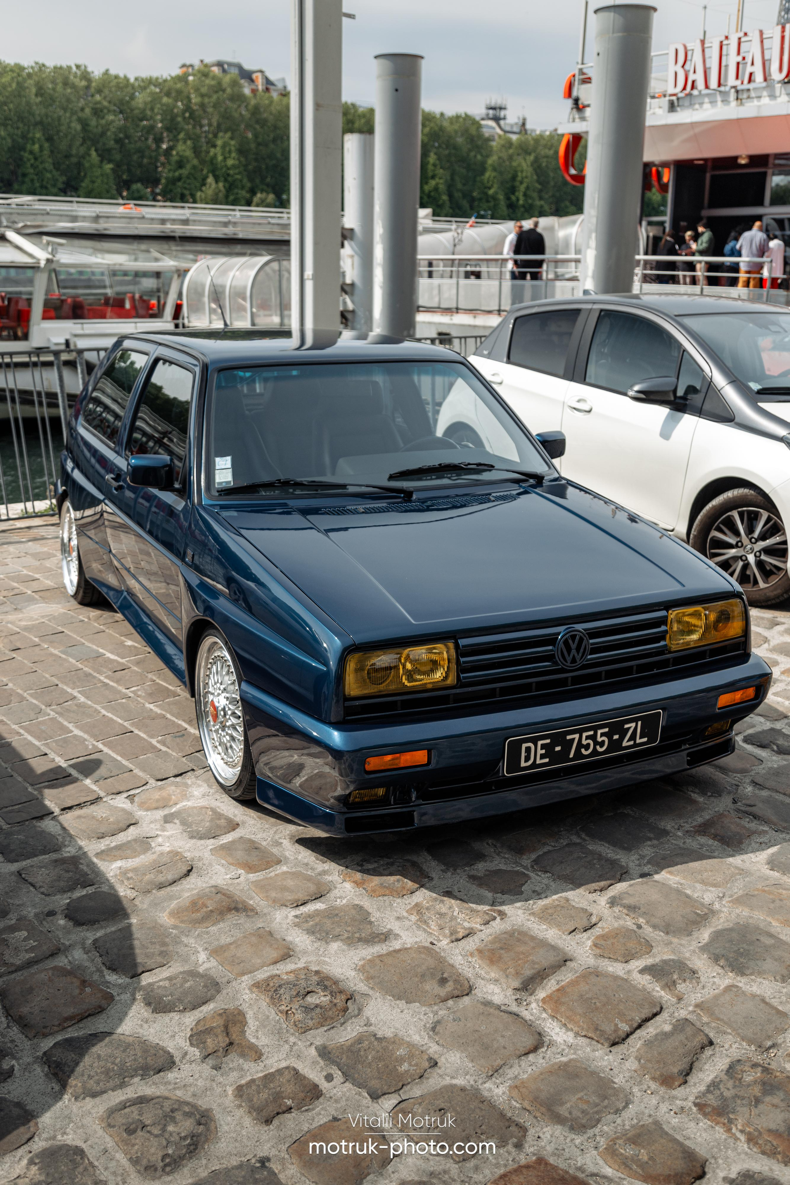 Bateaux Mouches 1 mai. Photographe de voitures à Paris — Vitalii Motruk
