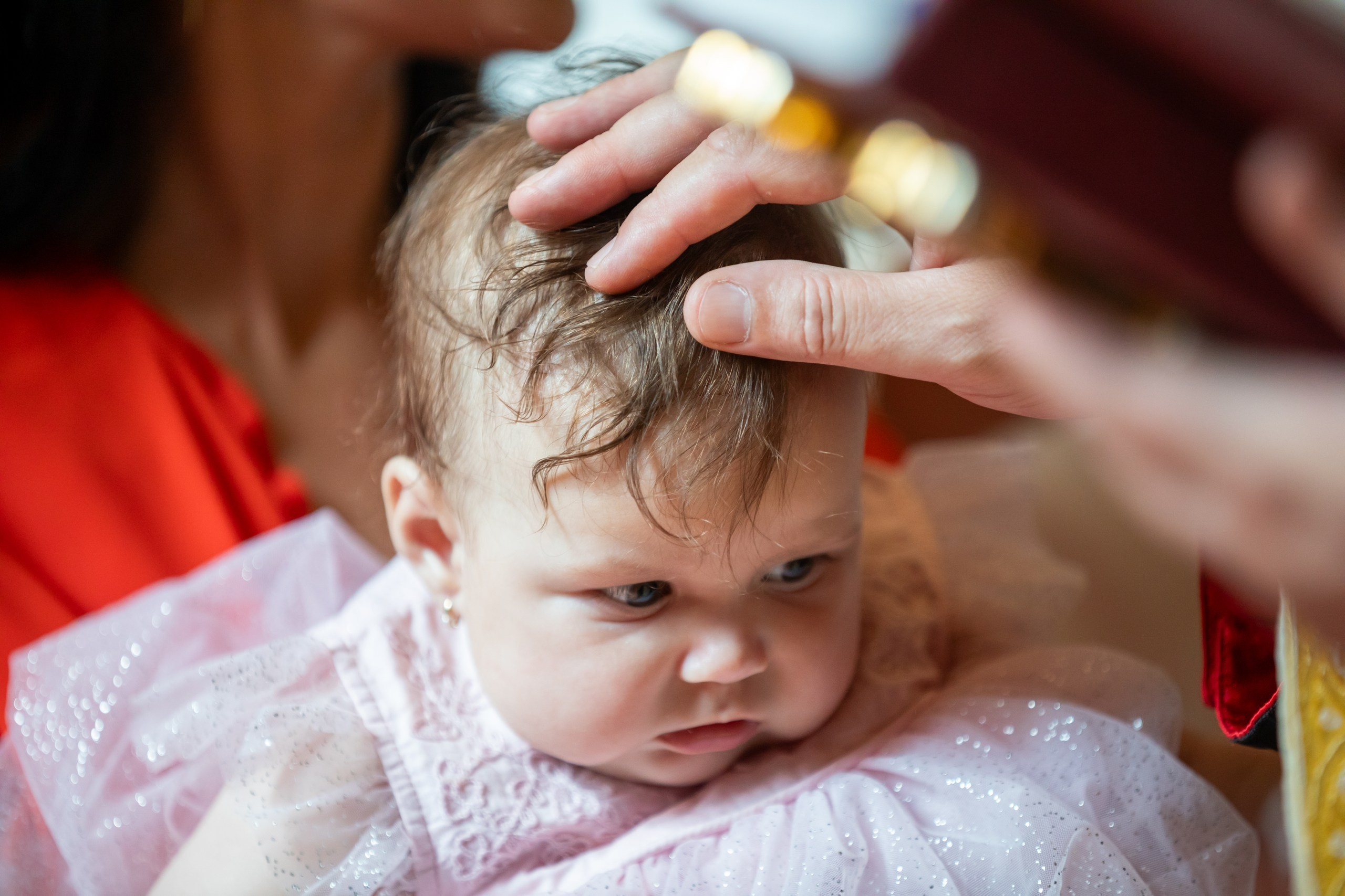 fotograf botez , fotografie botez Botoșani, fotograf Alin Chirilă, amintiri botez, fotografii botez, botez Miruna Parascheva, fotograf copii, fotografie botez în Botoșani-alt="botez , fotografie botez Alin Chirilă, amintiri botez, fotografii emoționante botez Botoșani"-- fotografii-botez-bebelus- amintiri-botez-micuț- moment-sfânt-crestinare- fotografie-emotionanta-botez- detalii-botez-bebelusi- parinti-fericiti-la-botez- fotograf-botez-profesionist- botez-in-biserica-ortodoxa- micuț-botezat-cu-emoție- zâmbete-și-lacrimi-la-botez- bebeluș-la-cristelniță- decor-botez-colorat- botez-cu-dragoste-și-credință- emotie-pura-la-botez- fotograf-botez-botosani- botez-iasi-suceava-fotograf- amintiri-nepretuite-botez-- Preotul ținându-l pe micuțul Mathias Gabriel la botez, în biserica Înălțarea Domnului, Copălău - Detalii de la botezul lui Mathias – lumânare, trusou și icoană - Familia lui Mathias Gabriel alături de micuț, în ziua botezului - Portret emoționant cu mama și bebelușul în brațe, în biserică,fotograf profesionist evenimente Botoșani, Iași, Suceava, Fălticeni, Bacău, Pașcani, Roman - AlinoFotoStudio by Alin Chirilă - servicii foto nuntă, botez, cununie, ședințe foto creative, albume personalizate, fotografii emoționante și calitative pentru cele mai importante momente din viață,fotograf nuntă Botoșani Alin Chirilă, ședință foto botez Iași - AlinoFotoStudio, servicii fotograf profesionist evenimente Suceava, fotograf cununie civilă Fălticeni - Alin Chirilă, album foto nuntă personalizat Bacău.“Bebeluș botezat în biserică, ținut în brațe de nași” • “Detaliu cu lumânarea de botez decorată cu flori albe” • “Părinți emoționați alături de copilul lor la ceremonia de botez” • “Masa festivă de botez cu decor tematic și tort personalizat” • “Momentul în care preotul toarnă apă sfințită pe fruntea bebelușului” “Bebeluș în rochie albă de botez, zâmbind în brațele mamei” • “Detaliu cu cruciulița de botez așezată pe o pernă de satin” • “Părinți și nași aprinzând lumânările în timpul ceremoniei de botez” • “Tort de botez decorat cu figurine tematice și numele copilului” • “Copil botezat dormind liniștit în pătuțul decorat festiv” • “Momentul în care preotul binecuvântează copilul în fața altarului” • “Invitați adunându-se în jurul mesei festive la petrecerea de botez” • “Bebeluș ținând în mână o jucărie personalizată primită la botez” • “Familie fericită pozând împreună după ceremonia de botez” • “Decor tematic cu baloane și flori la locația petrecerii de botez” fotograf Botoșani fotograf evenimente fotograf botez Alin Chirila fotograf alinofotostudio.fotograf botez Amelis Maria, fotografie botez Botoșani, fotograf Alin Chirilă, amintiri botez, fotografii botez, botez Amelis Maria, fotograf copii, fotografie botez în Botoșani,