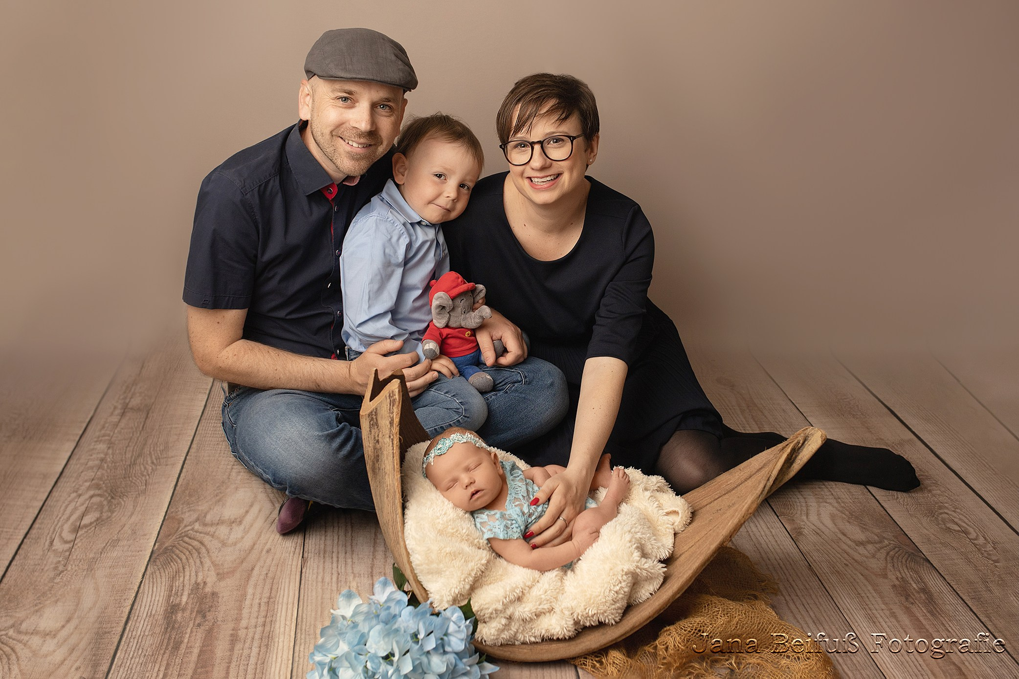 Neugeborenenshooting Weißenhorn, Neugeborenenshooting Ulm, Babyfotograf Ulm, Babyfotograf Senden, Babyfotograf Neu-Ulm, Jana Beifuß Fotografie, Familienfotos, Liebe, Geduld, Neugeborenenfotos weissenhorn, Pfaffenhofen a. d. Roth,