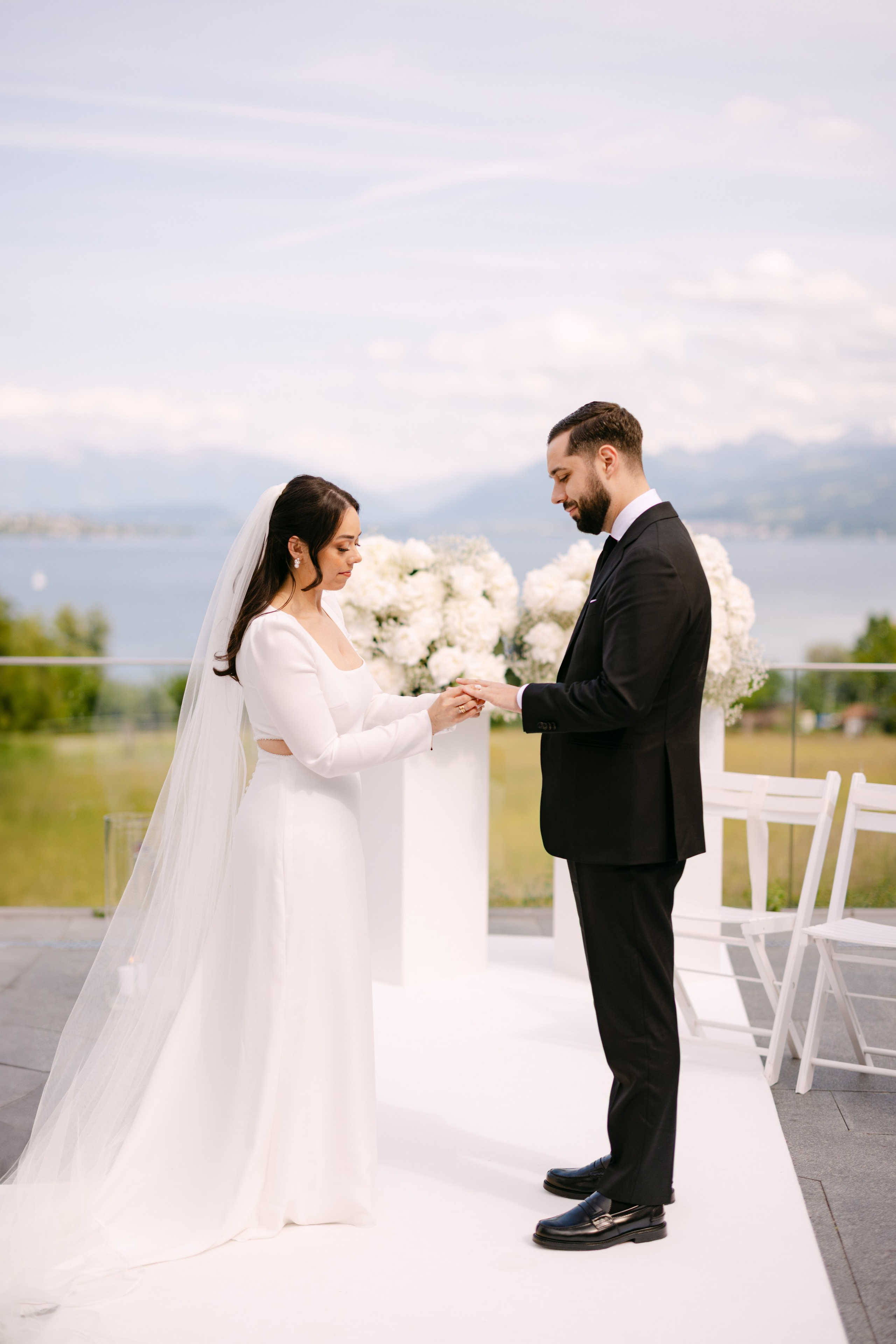 Unforgettable Wedding at Lake Zurich: Landgasthof Halbinsel Au. Wedding and Family Photographer Switzerland and Italy. Valeria Diaz