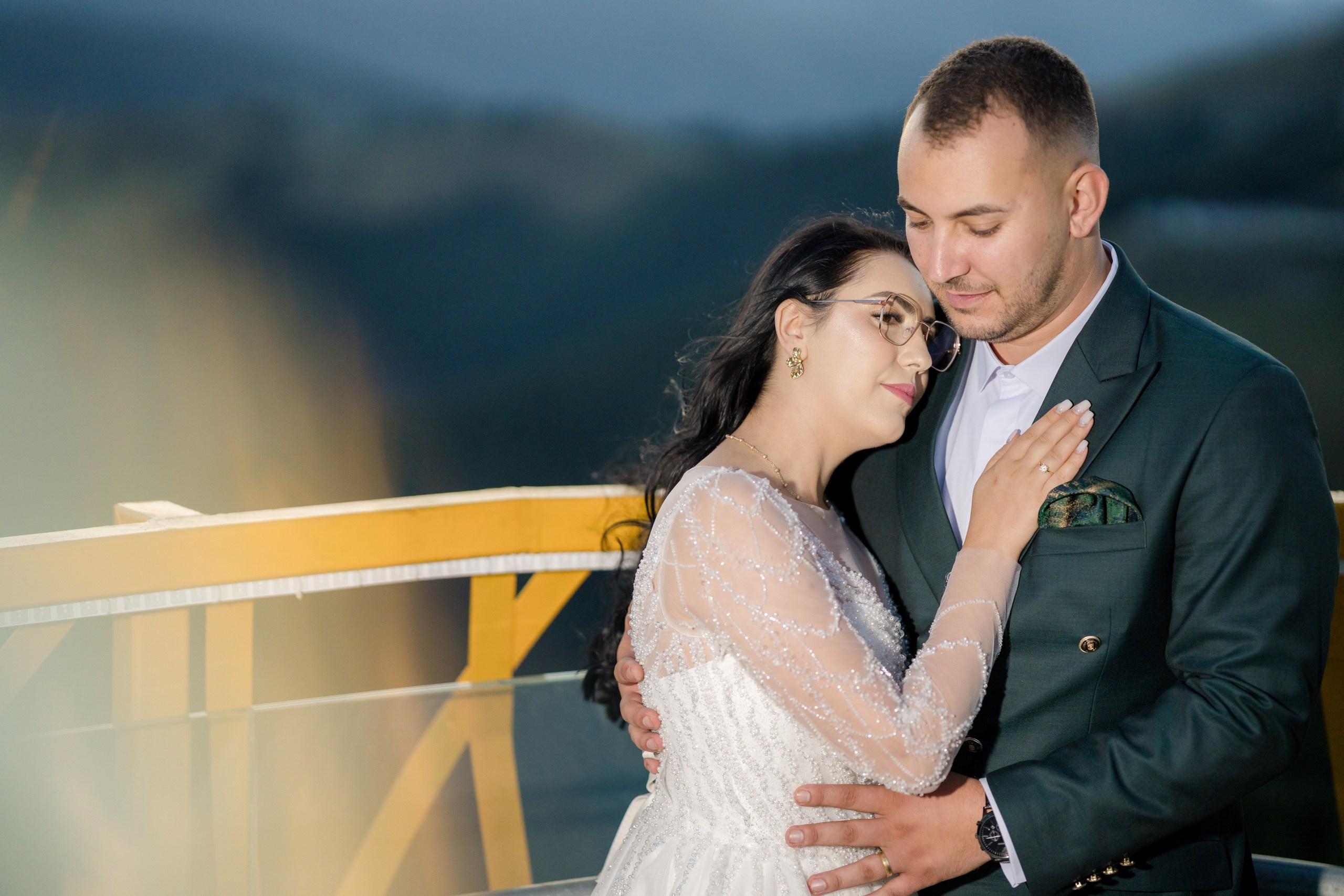 - nunta--fotograf-profesionist-botosani - fotografie-nunta-romantica - imagini-nunta-in-natura-alin-chirila-fotograf - fotografii-cuplu-indragostit-nunta-botosani - sedinta-foto-miri-andrei-iustina-alinofotostudio - amintiri-din-nunta-realizate-de-fotograf-profesionist - povestea-nuntii-andrei-si-iustina-in-imagini-alinofotostudio-fotograf evenimente- evenimente Botoșani -fotograf Suceava - fotograf Iași- servicii foto. servicii foto Botoșani. servicii foto video Botoșani. fotograf nunta. fotograf evenimente. fotograf nunta Botoșani. Alin chirila. Alin chirila fotograf. Alinofotostudio.- servicii foto. servicii foto Botoșani. servicii foto video Botoșani. fotograf nunta. fotograf evenimente. fotograf nunta Botoșani. Alin chirila. Alin chirila fotograf. Alinofotostudio.fotograf stare civilă,poze stare civilă,album foto stare civilă,servicii foto suceava,fotograf evenimente suceava,fotograf nuntă suceava,poze cununie civilă,ședință foto stare civilă,sesiune foto suceava,fotograf profesionist suceava,fotograf botosani,stare civila botosani,alinofotostudio,alin chirila fotograf.servicii foto. servicii foto Botoșani. servicii foto video Botoșani. fotograf nunta. fotograf evenimente. fotograf nunta Botoșani. Alin chirila. Alin chirila fotograf. Alinofotostudio.fotograf stare civilă,poze stare civilă,album foto stare civilă,servicii foto suceava,fotograf evenimente suceava,fotograf nuntă suceava,poze cununie civilă,ședință foto stare civilă,sesiune foto suceava,fotograf profesionist suceava,fotograf botosani,stare civila povestitor prin fotografiebotosani,alinofotostudio,alin chirila fotograf,servicii foto. servicii foto Botoșani. servicii foto video Botoșani. fotograf nunta. fotograf evenimente. fotograf nunta Botoșani. Alin chirila. Alin chirila fotograf. Alinofotostudio.fotograf stare civilă,poze stare civilă,album foto stare civilă,servicii foto suceava,fotograf evenimente suceava,fotograf nuntă suceava,poze cununie civilă,ședință foto stare civilă,sesiune foto suceava,fotograf profesionist suceava,fotograf botosani,stare civila botosani,alinofotostudio,alin chirila fotograf,cununie religioasă botoșani,andreea și neculai,capela militară botoșani,foto conacul zăicești,fotograf nuntă botoșani,fotograf cununie religioasă,foto evenimente botoșani,poze cununie capela militară,ședință foto zăicești,fotograf profesionist botoșaniMire și mireasă – Sergiu & Liliana – ziua nunții, 2024 - Emoții în ziua nunții – Sergiu și Liliana - Dansul mirilor – fotografie artistică nuntă 2024 - Sedinta foto romantică în natură – Sergiu & Liliana - Rochia de mireasă și detalii de nuntă elegan-Album de cununie civilă Florin și Anda – Fotografii profesionale realizate de Alin Chirilă în Botoșani -fotograf prin fotografie-Ședință foto Trash the Dress pe muntele Rarău cu Iulian și Iuliana – fotografie de cuplu, natură montană, emoție autentică surprinsă de Alin Chirilă, povestitor prin fotografie.- "Iulian și Iuliana pe crestele Rarăului – fotografie Trash the Dress în natură" - "Cuplu îmbrățișat la apus pe muntele Rarău – ședință foto după nuntă" - "Rochie de mireasă în vânt pe munte – Trash the Dress Rarău-1. Iulian și Iuliana pe muntele Rarău – ședință foto Trash the Dress în natură, cu peisaj montan spectaculos 2. Cuplu în îmbrățișare pe Rarău – emoție autentică surprinsă după nuntă 3. Rochie de mireasă în bătaia vântului – fotografie artistică Trash the Dress în munți 4. Mire și mireasă privind spre orizont – dragoste și libertate pe muntele Rarău 5. Iuliana zâmbind în rochia de mireasă – portret în natură, Trash the Dress 6. Iulian ținându-și mireasa de mână – ședință foto romantică pe munte 7. Detaliu cu rochia pe stâncă – estetică naturală Trash the Dress Rarău 8. Cuplu în mers pe poteca Rarăului – fotografie simbolică de după nuntă 9. Apus de soare pe Rarău în spatele mirilor – imagine de poveste Trash the Dress 10. Iulian și Iuliana râzând împreună – momente autentice surprinse de Alin Chirilă, povestitor prin fotografie