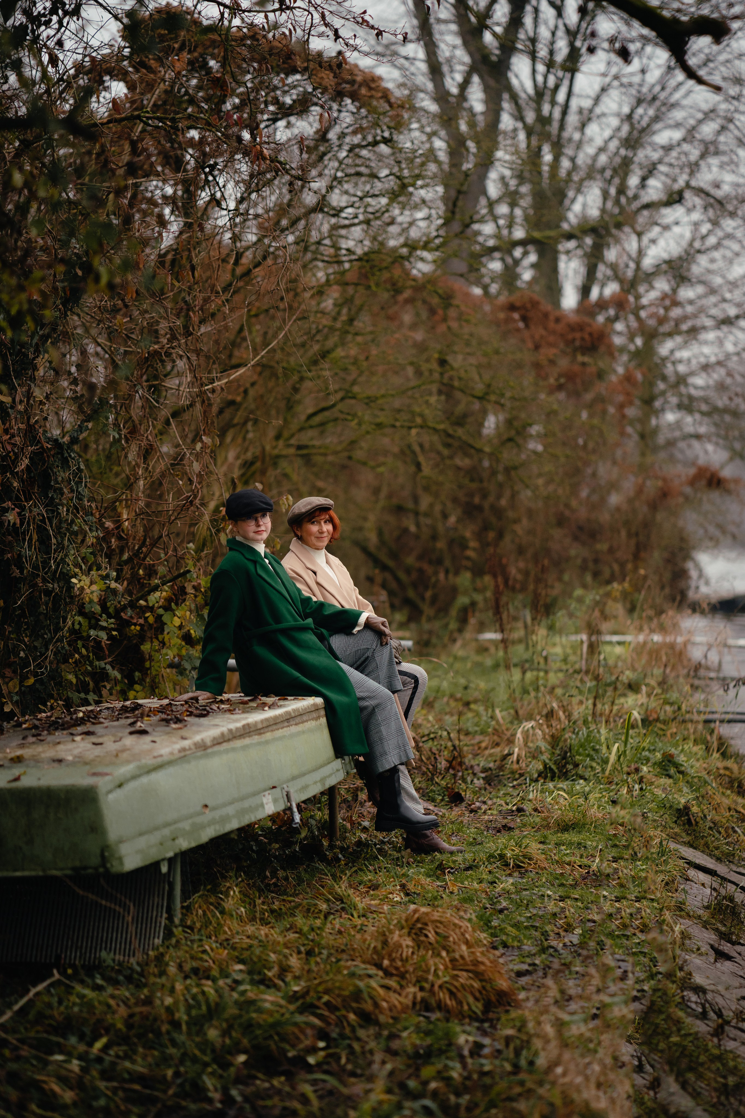 Elegant Outdoor family photo shoot for Mother and Daughter