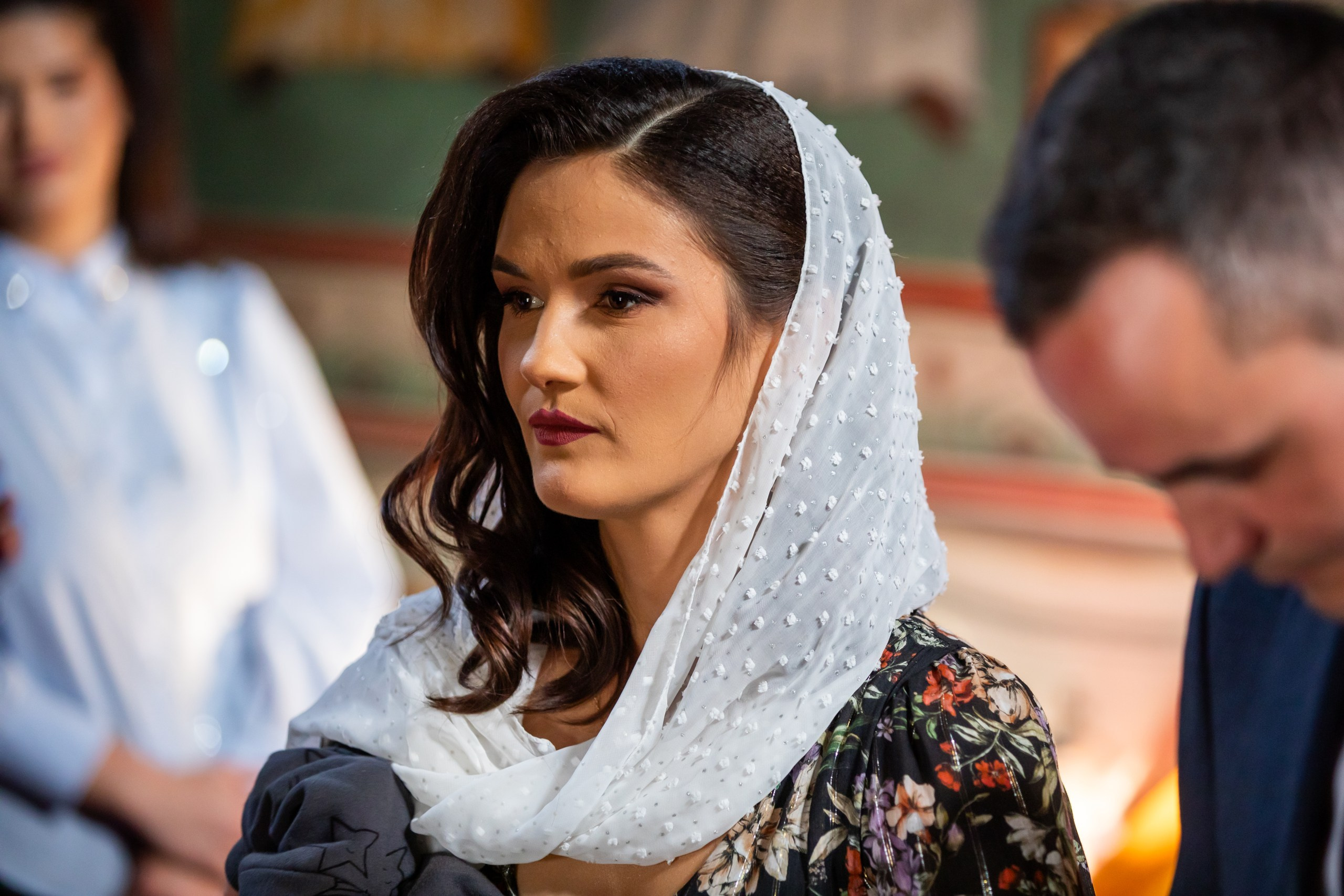 fotograf botez , fotografie botez Botoșani, fotograf Alin Chirilă, amintiri botez, fotografii botez, botez Miruna Parascheva, fotograf copii, fotografie botez în Botoșani-alt="botez , fotografie botez Alin Chirilă, amintiri botez, fotografii emoționante botez Botoșani"-- fotografii-botez-bebelus- amintiri-botez-micuț- moment-sfânt-crestinare- fotografie-emotionanta-botez- detalii-botez-bebelusi- parinti-fericiti-la-botez- fotograf-botez-profesionist- botez-in-biserica-ortodoxa- micuț-botezat-cu-emoție- zâmbete-și-lacrimi-la-botez- bebeluș-la-cristelniță- decor-botez-colorat- botez-cu-dragoste-și-credință- emotie-pura-la-botez- fotograf-botez-botosani- botez-iasi-suceava-fotograf- amintiri-nepretuite-botez-- Preotul ținându-l pe micuțul Mathias Gabriel la botez, în biserica Înălțarea Domnului, Copălău - Detalii de la botezul lui Mathias – lumânare, trusou și icoană - Familia lui Mathias Gabriel alături de micuț, în ziua botezului - Portret emoționant cu mama și bebelușul în brațe, în biserică,fotograf profesionist evenimente Botoșani, Iași, Suceava, Fălticeni, Bacău, Pașcani, Roman - AlinoFotoStudio by Alin Chirilă - servicii foto nuntă, botez, cununie, ședințe foto creative, albume personalizate, fotografii emoționante și calitative pentru cele mai importante momente din viață,fotograf nuntă Botoșani Alin Chirilă, ședință foto botez Iași - AlinoFotoStudio, servicii fotograf profesionist evenimente Suceava, fotograf cununie civilă Fălticeni - Alin Chirilă, album foto nuntă personalizat Bacău.“Bebeluș botezat în biserică, ținut în brațe de nași” • “Detaliu cu lumânarea de botez decorată cu flori albe” • “Părinți emoționați alături de copilul lor la ceremonia de botez” • “Masa festivă de botez cu decor tematic și tort personalizat” • “Momentul în care preotul toarnă apă sfințită pe fruntea bebelușului” “Bebeluș în rochie albă de botez, zâmbind în brațele mamei” • “Detaliu cu cruciulița de botez așezată pe o pernă de satin” • “Părinți și nași aprinzând lumânările în timpul ceremoniei de botez” • “Tort de botez decorat cu figurine tematice și numele copilului” • “Copil botezat dormind liniștit în pătuțul decorat festiv” • “Momentul în care preotul binecuvântează copilul în fața altarului” • “Invitați adunându-se în jurul mesei festive la petrecerea de botez” • “Bebeluș ținând în mână o jucărie personalizată primită la botez” • “Familie fericită pozând împreună după ceremonia de botez” • “Decor tematic cu baloane și flori la locația petrecerii de botez” fotograf Botoșani fotograf evenimente fotograf botez Alin Chirila fotograf alinofotostudio.fotograf botez Amelis Maria, fotografie botez Botoșani, fotograf Alin Chirilă, amintiri botez, fotografii botez, botez Amelis Maria, fotograf copii, fotografie botez în Botoșani,