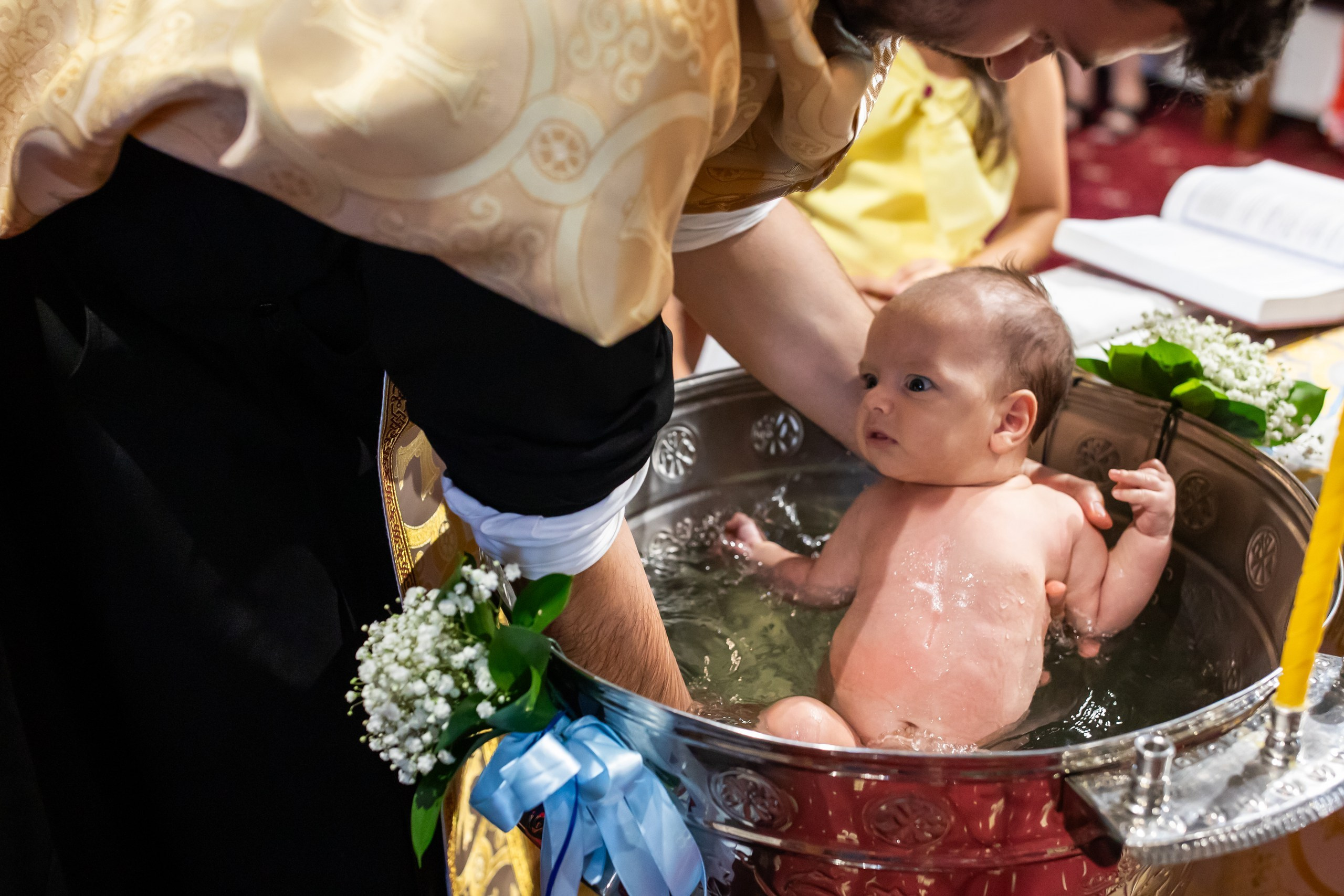 fotograf botez , fotografie botez Botoșani, fotograf Alin Chirilă, amintiri botez, fotografii botez, botez Miruna Parascheva, fotograf copii, fotografie botez în Botoșani-alt="botez , fotografie botez Alin Chirilă, amintiri botez, fotografii emoționante botez Botoșani"-- fotografii-botez-bebelus- amintiri-botez-micuț- moment-sfânt-crestinare- fotografie-emotionanta-botez- detalii-botez-bebelusi- parinti-fericiti-la-botez- fotograf-botez-profesionist- botez-in-biserica-ortodoxa- micuț-botezat-cu-emoție- zâmbete-și-lacrimi-la-botez- bebeluș-la-cristelniță- decor-botez-colorat- botez-cu-dragoste-și-credință- emotie-pura-la-botez- fotograf-botez-botosani- botez-iasi-suceava-fotograf- amintiri-nepretuite-botez-- Preotul ținându-l pe micuțul Mathias Gabriel la botez, în biserica Înălțarea Domnului, Copălău - Detalii de la botezul lui Mathias – lumânare, trusou și icoană - Familia lui Mathias Gabriel alături de micuț, în ziua botezului - Portret emoționant cu mama și bebelușul în brațe, în biserică,fotograf profesionist evenimente Botoșani, Iași, Suceava, Fălticeni, Bacău, Pașcani, Roman - AlinoFotoStudio by Alin Chirilă - servicii foto nuntă, botez, cununie, ședințe foto creative, albume personalizate, fotografii emoționante și calitative pentru cele mai importante momente din viață,fotograf nuntă Botoșani Alin Chirilă, ședință foto botez Iași - AlinoFotoStudio, servicii fotograf profesionist evenimente Suceava, fotograf cununie civilă Fălticeni - Alin Chirilă, album foto nuntă personalizat Bacău.“Bebeluș botezat în biserică, ținut în brațe de nași” • “Detaliu cu lumânarea de botez decorată cu flori albe” • “Părinți emoționați alături de copilul lor la ceremonia de botez” • “Masa festivă de botez cu decor tematic și tort personalizat” • “Momentul în care preotul toarnă apă sfințită pe fruntea bebelușului” “Bebeluș în rochie albă de botez, zâmbind în brațele mamei” • “Detaliu cu cruciulița de botez așezată pe o pernă de satin” • “Părinți și nași aprinzând lumânările în timpul ceremoniei de botez” • “Tort de botez decorat cu figurine tematice și numele copilului” • “Copil botezat dormind liniștit în pătuțul decorat festiv” • “Momentul în care preotul binecuvântează copilul în fața altarului” • “Invitați adunându-se în jurul mesei festive la petrecerea de botez” • “Bebeluș ținând în mână o jucărie personalizată primită la botez” • “Familie fericită pozând împreună după ceremonia de botez” • “Decor tematic cu baloane și flori la locația petrecerii de botez” fotograf Botoșani fotograf evenimente fotograf botez Alin Chirila fotograf alinofotostudio.fotograf botez Amelis Maria, fotografie botez Botoșani, fotograf Alin Chirilă, amintiri botez, fotografii botez, botez Amelis Maria, fotograf copii, fotografie botez în Botoșani,