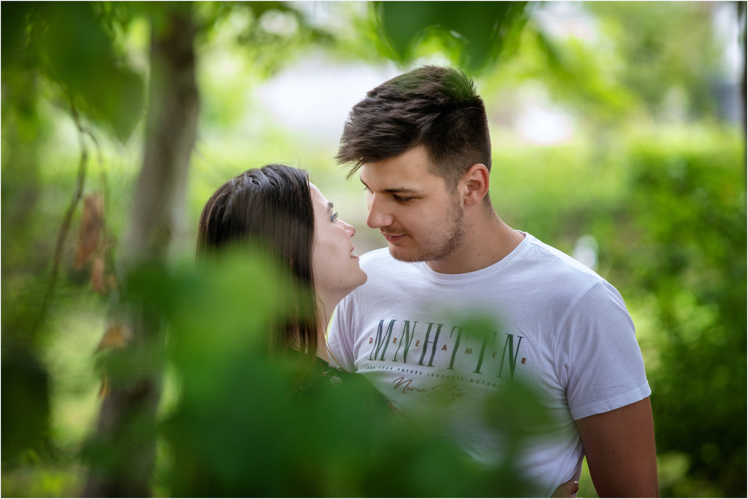 Servicii foto video.- Save the Date Bogdan & Iazmina 2024 – o nuntă de neuitat - Save the Date 2024 – Bogdan & Iazmina, iubire și emoție - Save the Date – Bogdan & Iazmina – povestea lor începe acum - Save the Date Bogdan & Iazmina 2024 – detalii de la nunta lor - Fotografii Save the Date Bogdan & Iazmina 2024 – momente speciale, fotograf Botoșani -servicii foto-video-botosani-alin-chirila-fotograf-alinofotostudio-uvertura-mall-servicii-foto