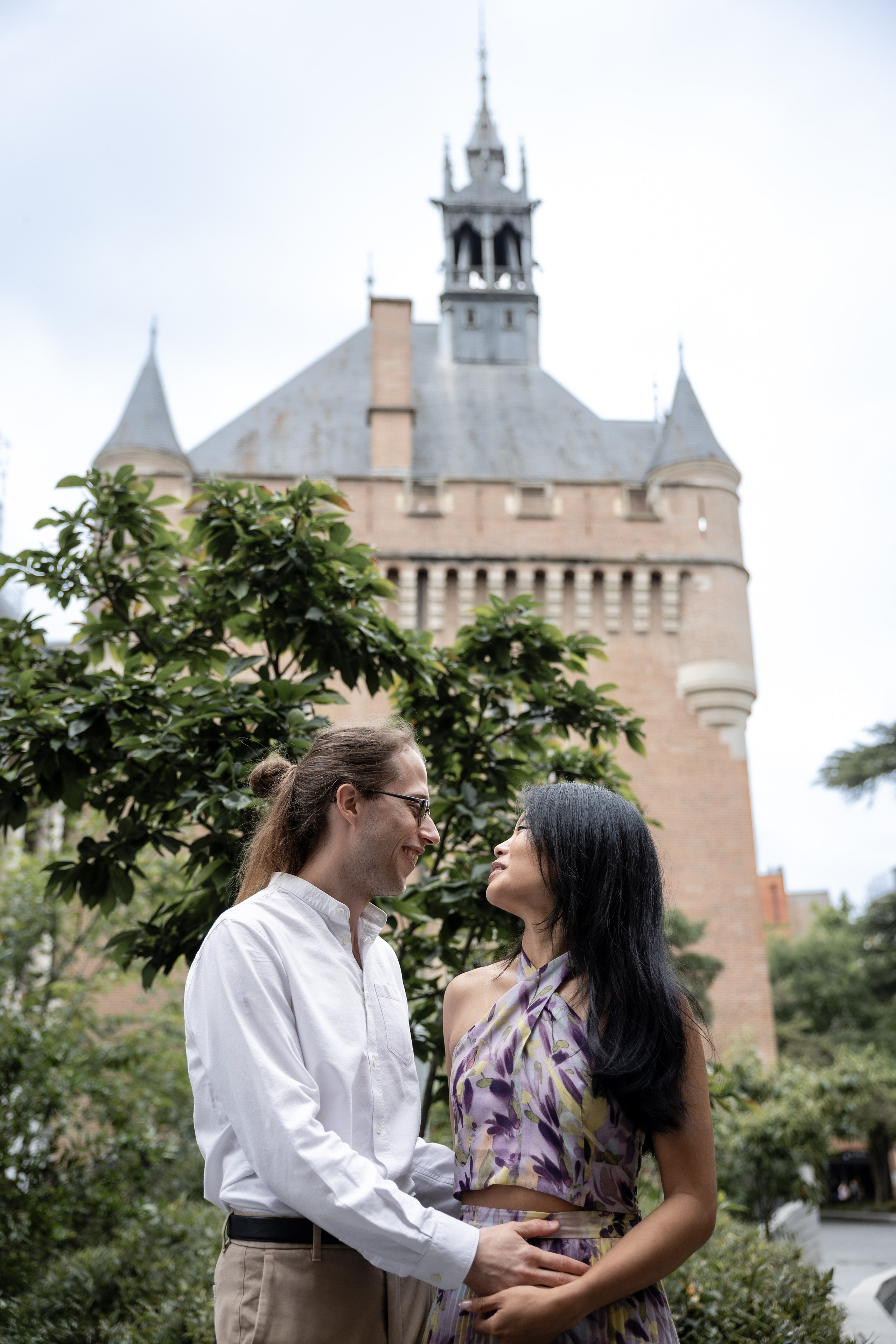Séance photo de fiançailles à Toulouse. Eugénie Smirnova — Photographe à Toulouse et dans le Sud-Ouest