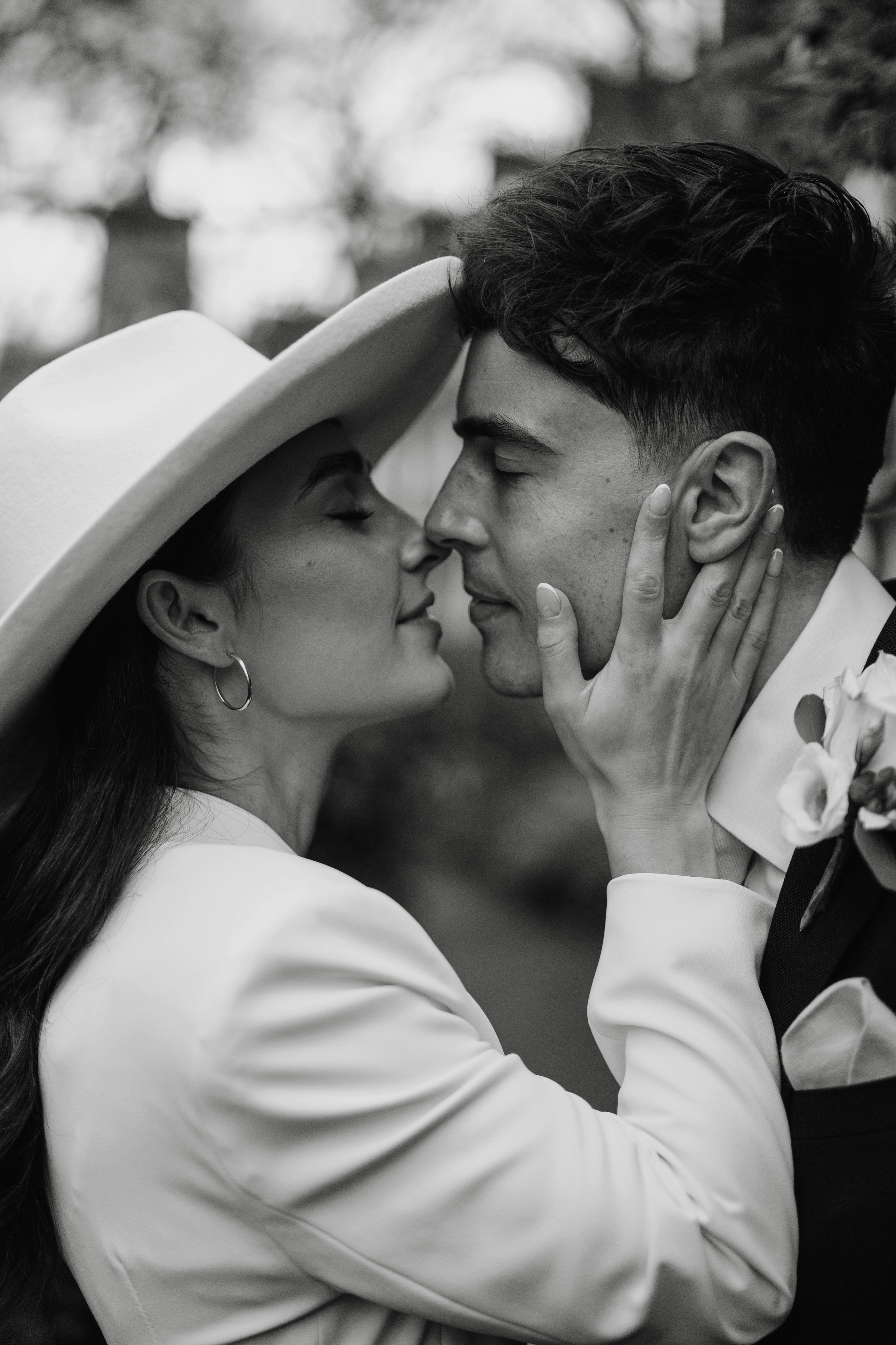 stylish black and white wedding photoshoot in London, UK