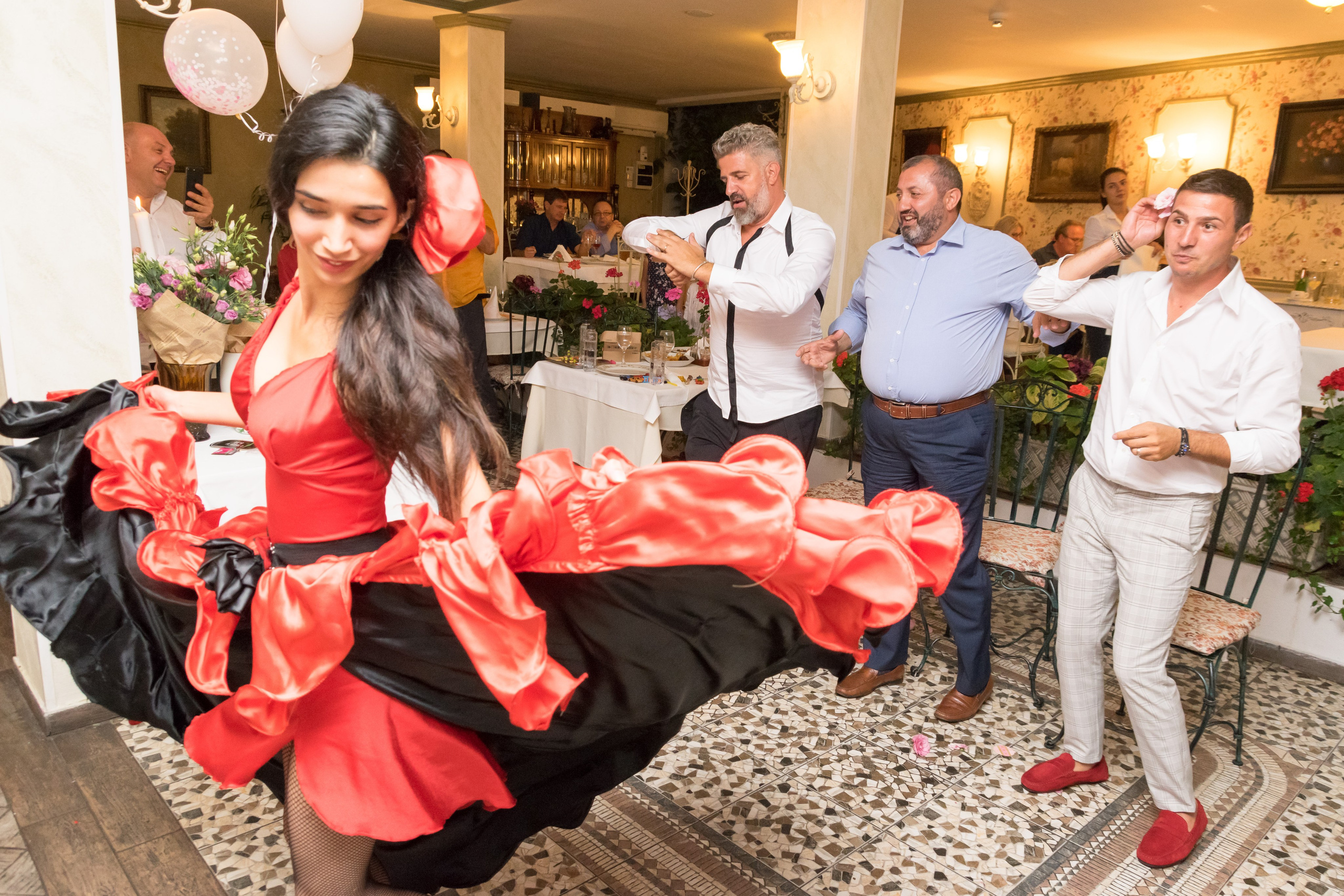 Idei de teme pentru botez, Locații pentru botez, Cele mai bune tematici pentru botez, Buget botez, Rochii pentru botez, Decoruri pentru botez, Invitații pentru botez, Fotograf pentru botez, Meniu pentru botez, Tradiții și obiceiuri de botez. fotograf botez bucuresti