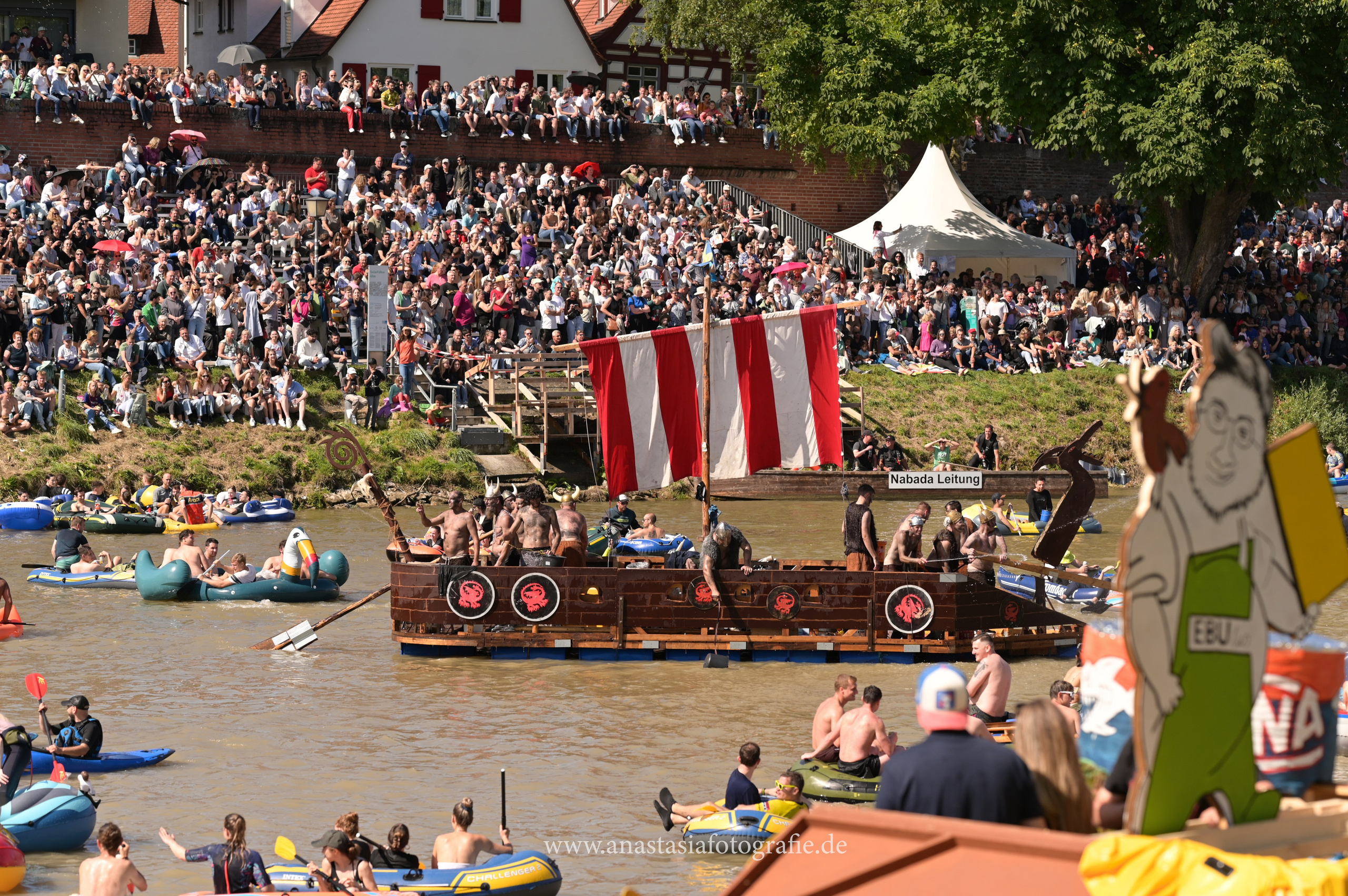 Nabada Ulm 2025. Newbornfotograf Kinderfotograf Ulm Familienfotograf Anastasia Neu-Ulm