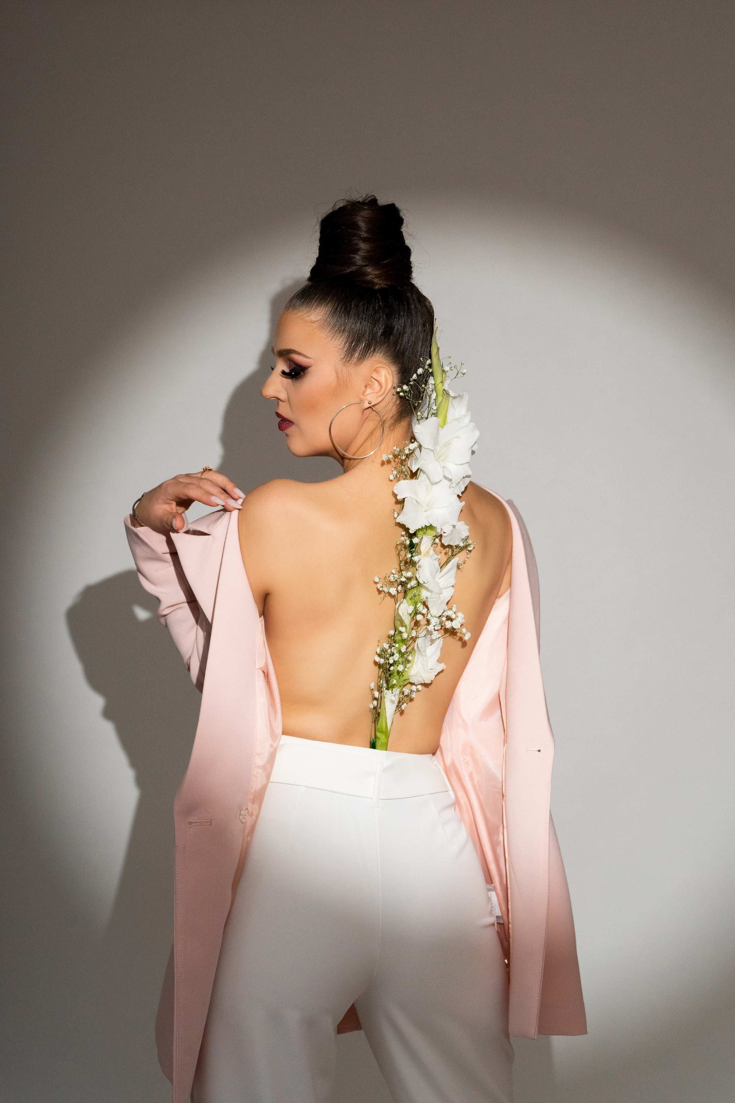 Ladies. Photographer in Paris