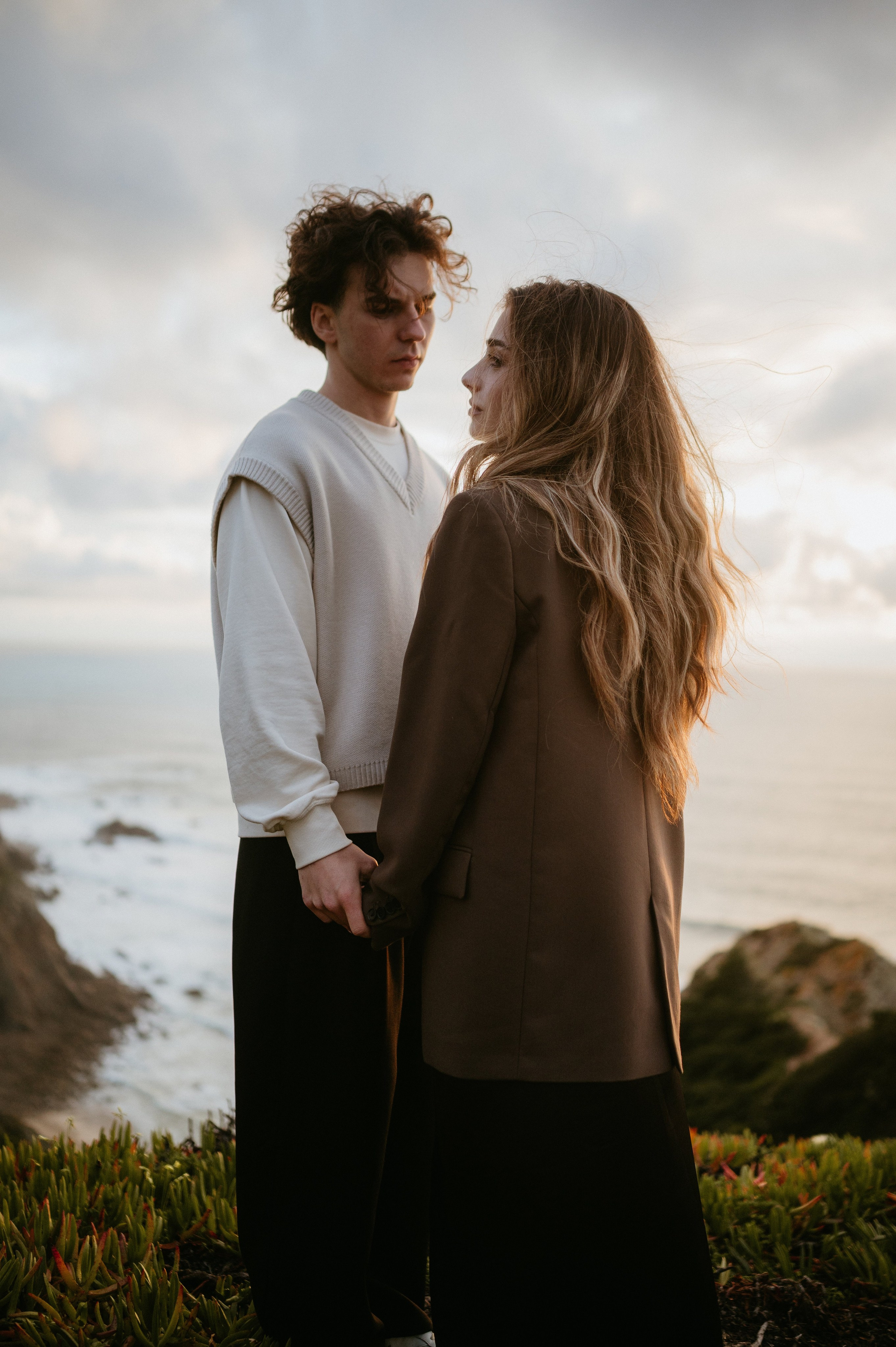 Praia da Ursa – ședință foto de cuplu într-un loc magic din Portugalia. Valentin Melen - fotograf de nunta 🤍