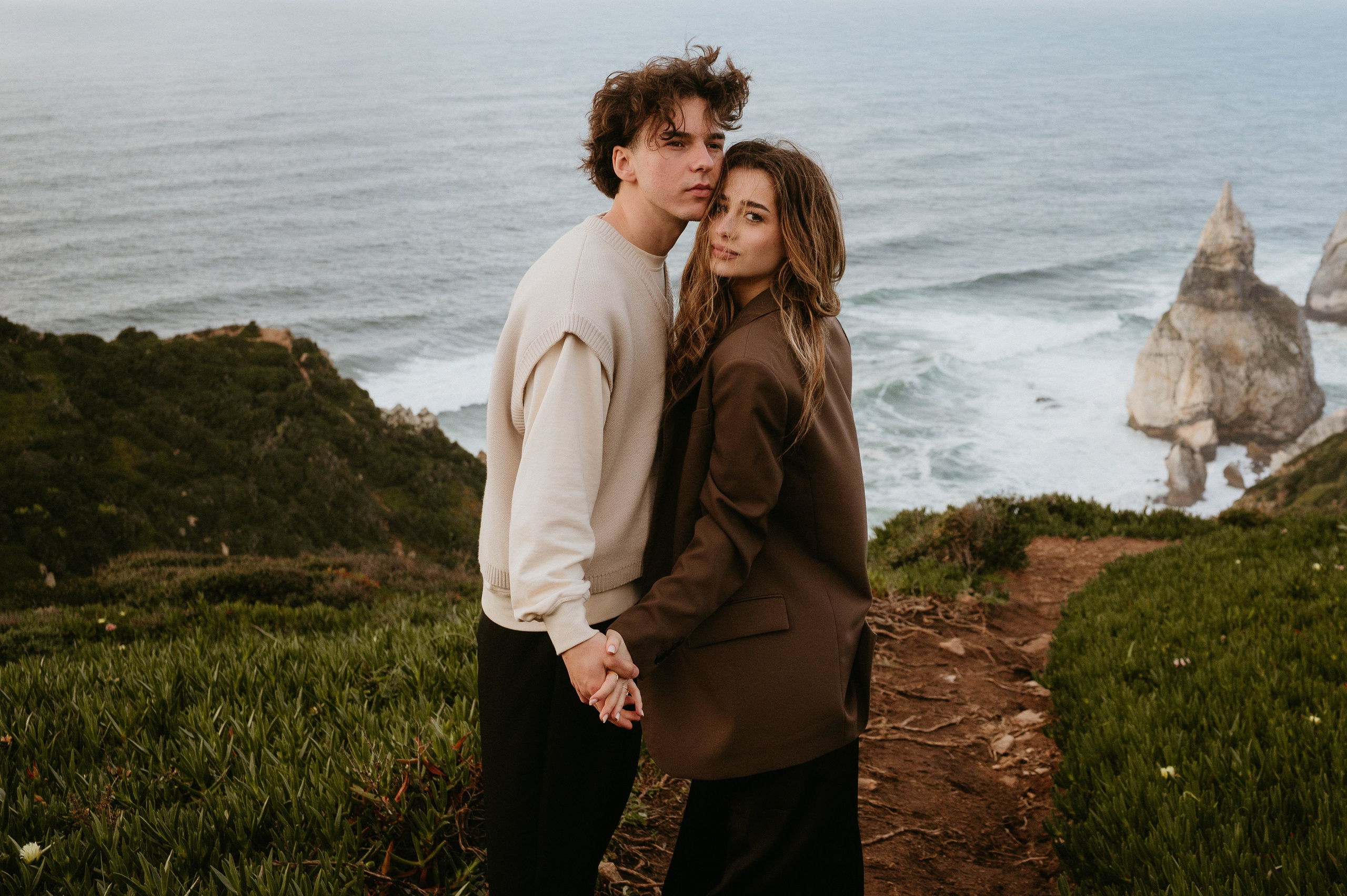 Praia da Ursa – ședință foto de cuplu într-un loc magic din Portugalia. Valentin Melen - fotograf de nunta 🤍