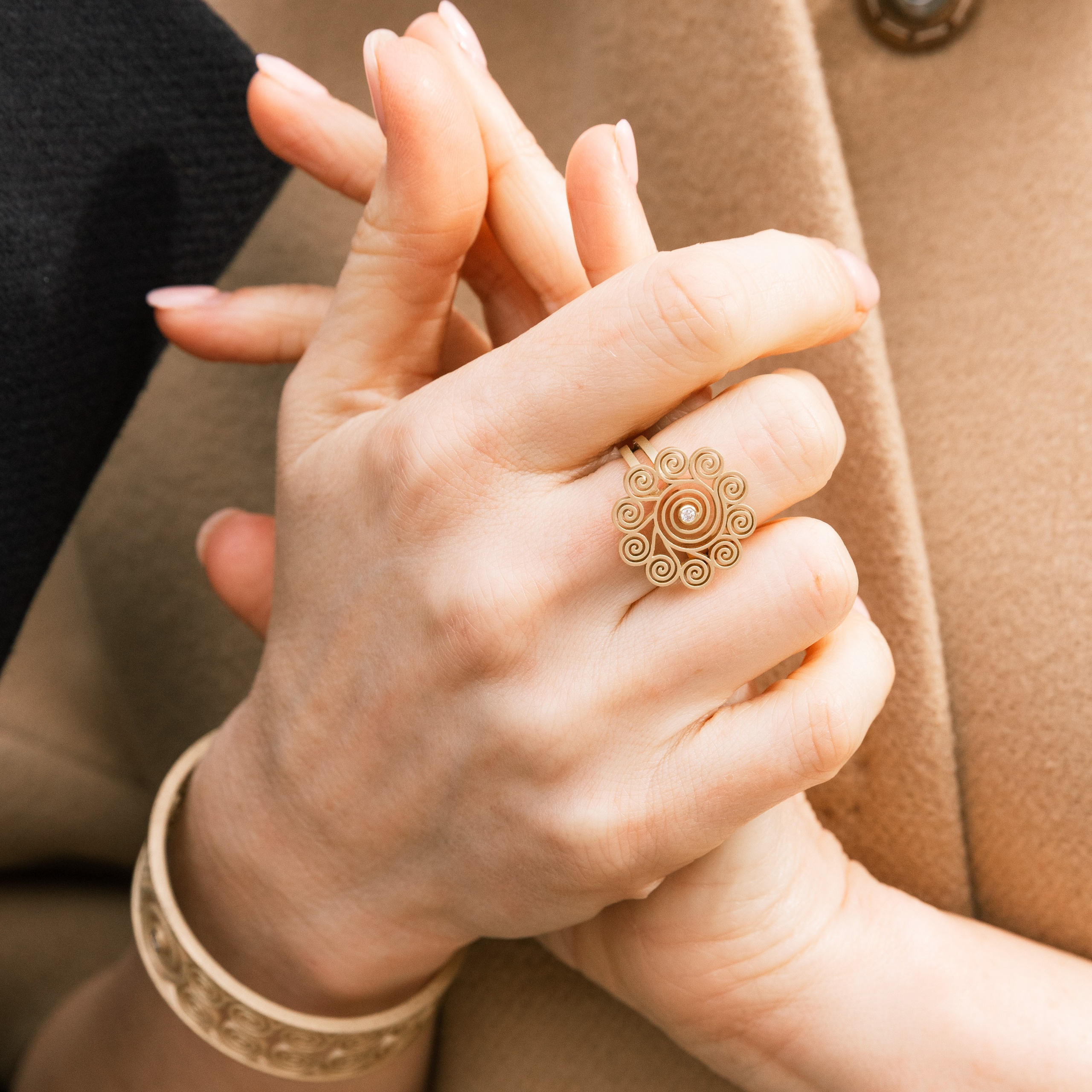 Goralska Paris. Elizaveta Razumova: Cinematic Photography for Love, Weddings, Portraits & Brands