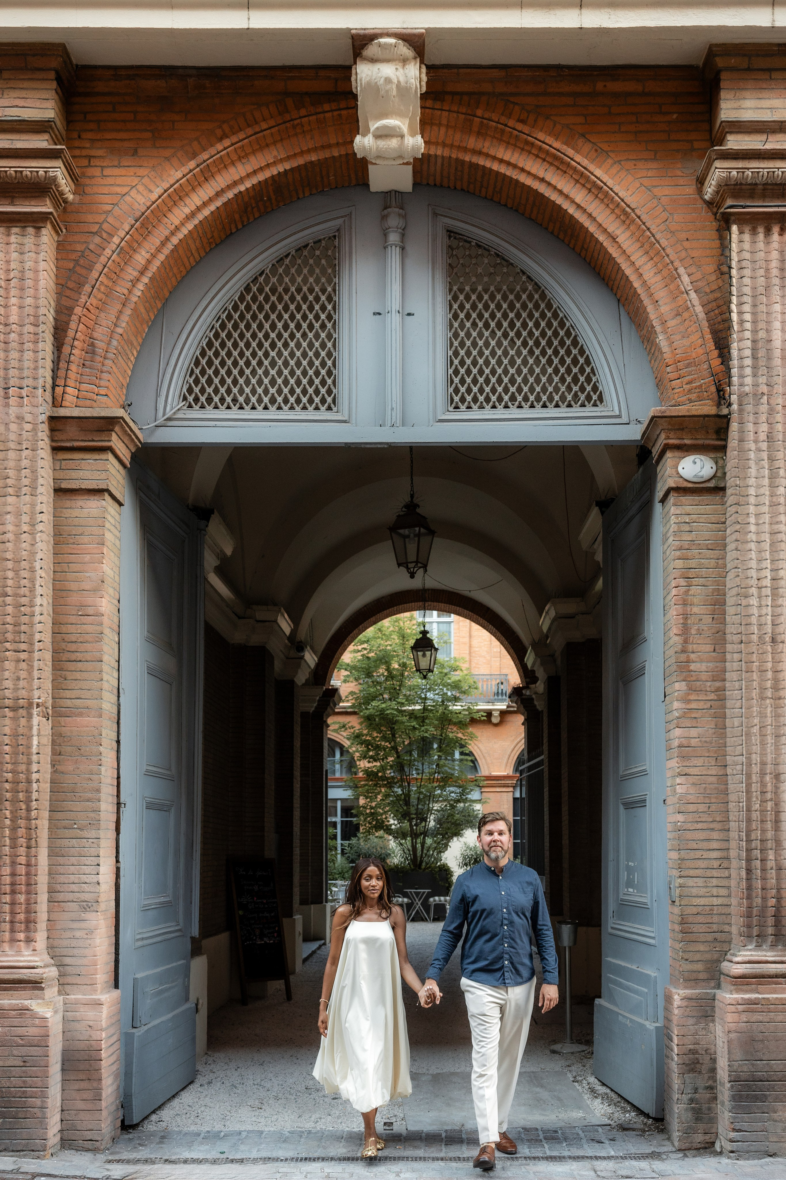 Engagement loves tory photoshoot in Toulouse. Anah & Andrew. Eugenie Smirnova — wedding, corporate and lifestyle photographer in Toulouse and Southwest France