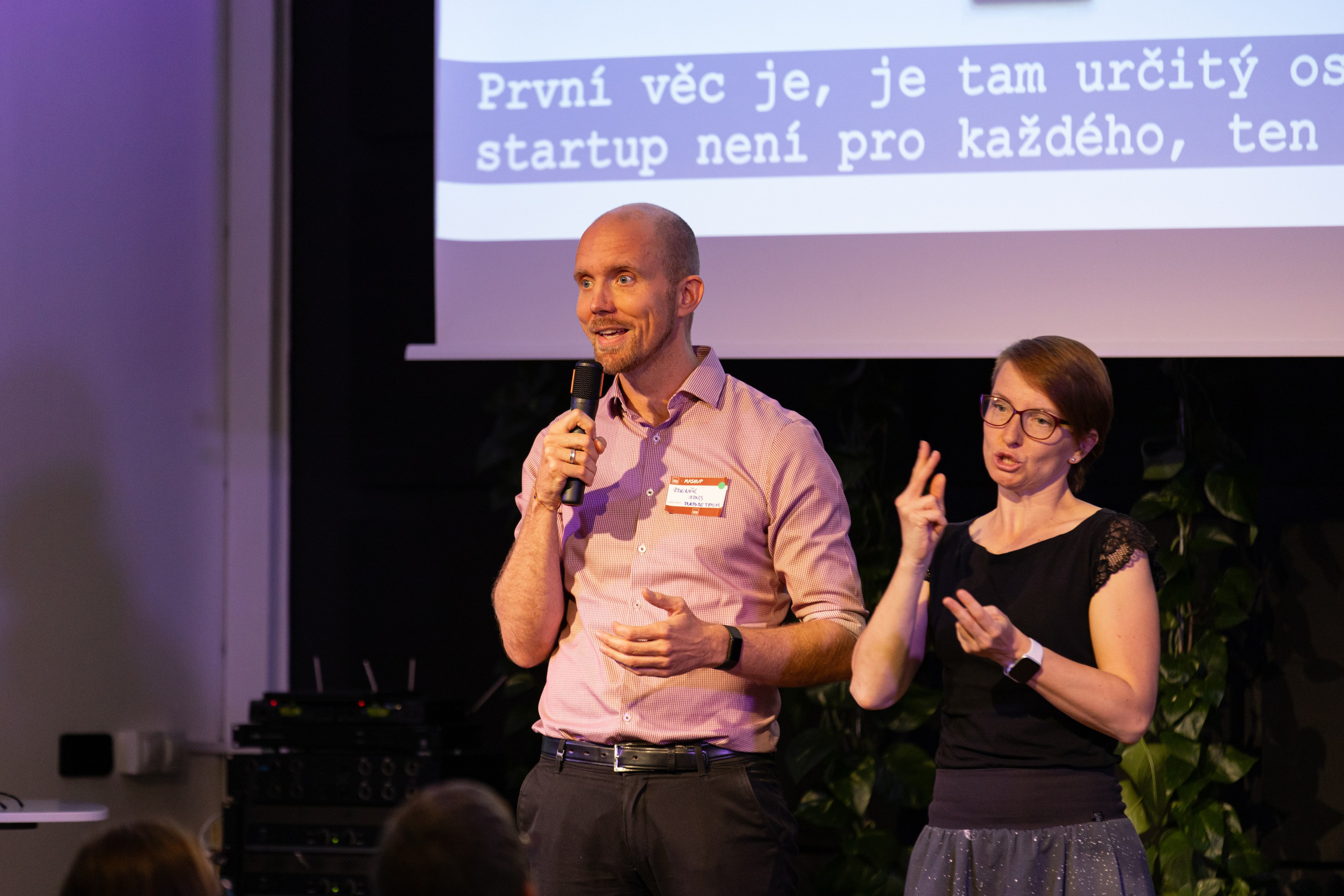 Eventová fotografie. Dana Lišková — Empatická fotografka | Introspektivní umělkyně | Neurodivergentní koučka| Zakladatelka Artepy.cz