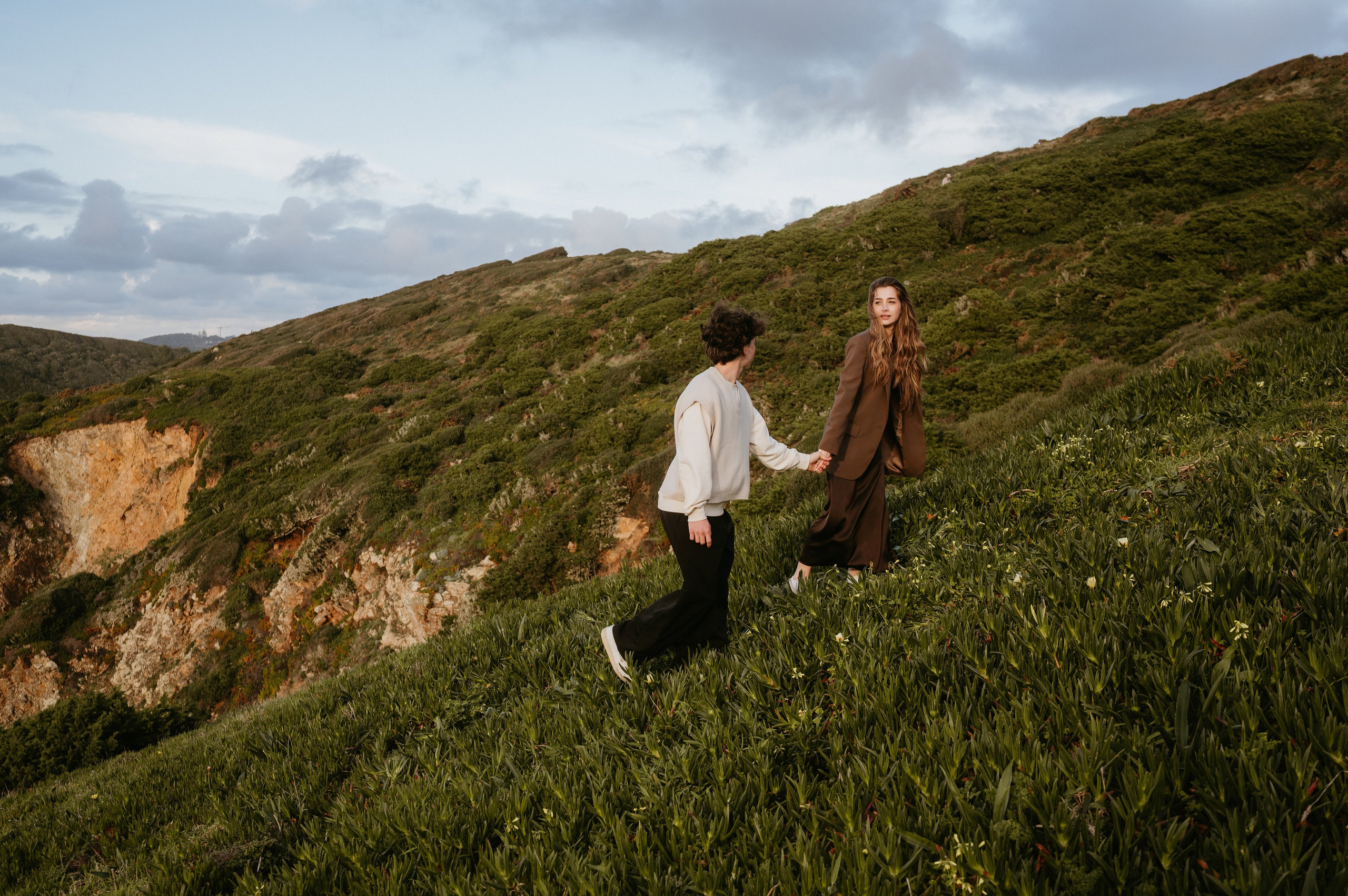 Praia da Ursa – ședință foto de cuplu într-un loc magic din Portugalia. Valentin Melen - fotograf de nunta 🤍