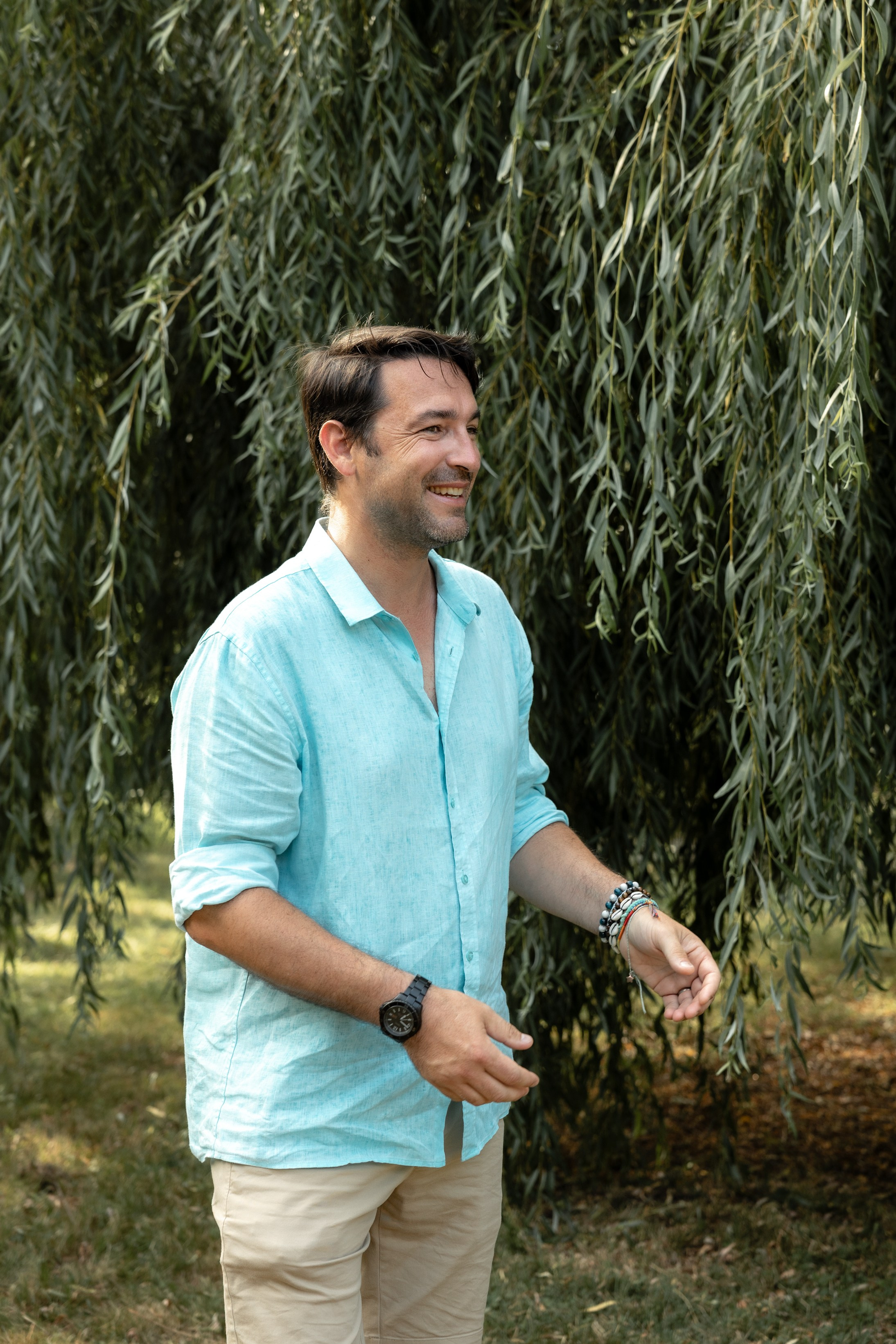 Family photoshoot in Parc du Cabirol, Colomiers. Eugenie Smirnova — wedding, corporate and lifestyle photographer in Toulouse and Southwest France