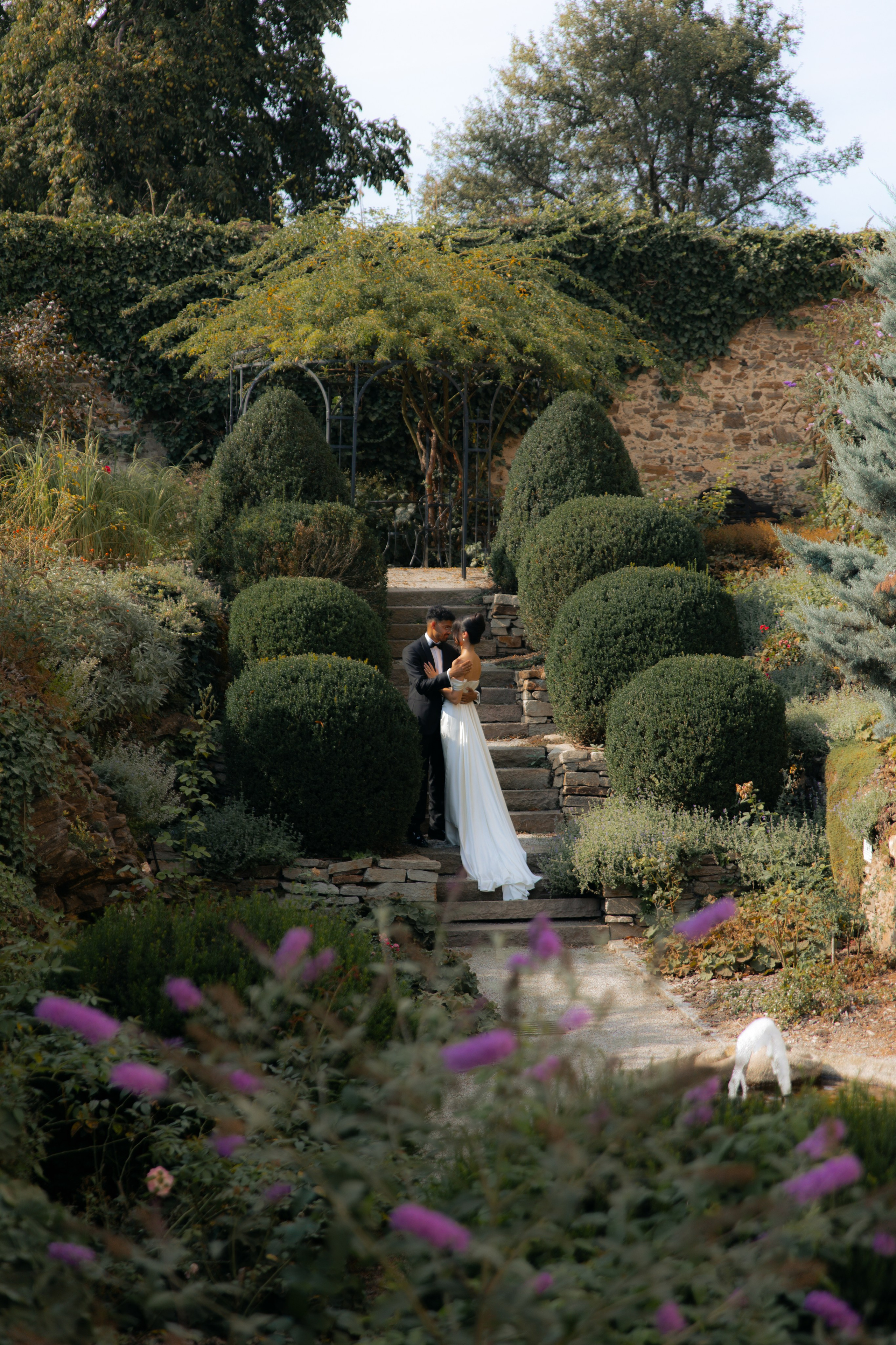 Elegant Castle Wedding in Austria | Alwin & Ruth’s Fairytale Celebration. Wedding photographer and videographer based in Timisoara, Romania