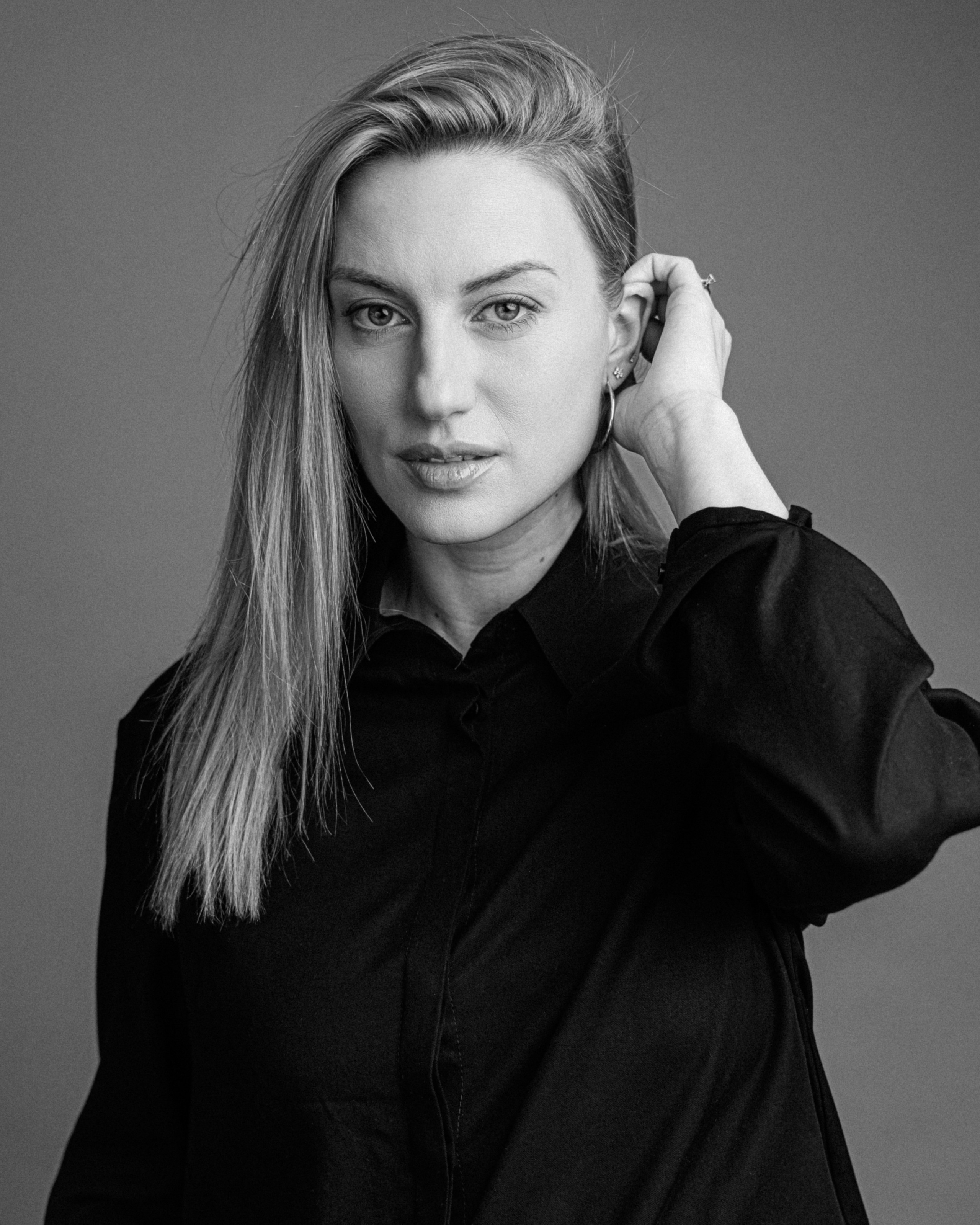 Profesionálny portrétny fotograf v Bratislave — Pasha Borsai