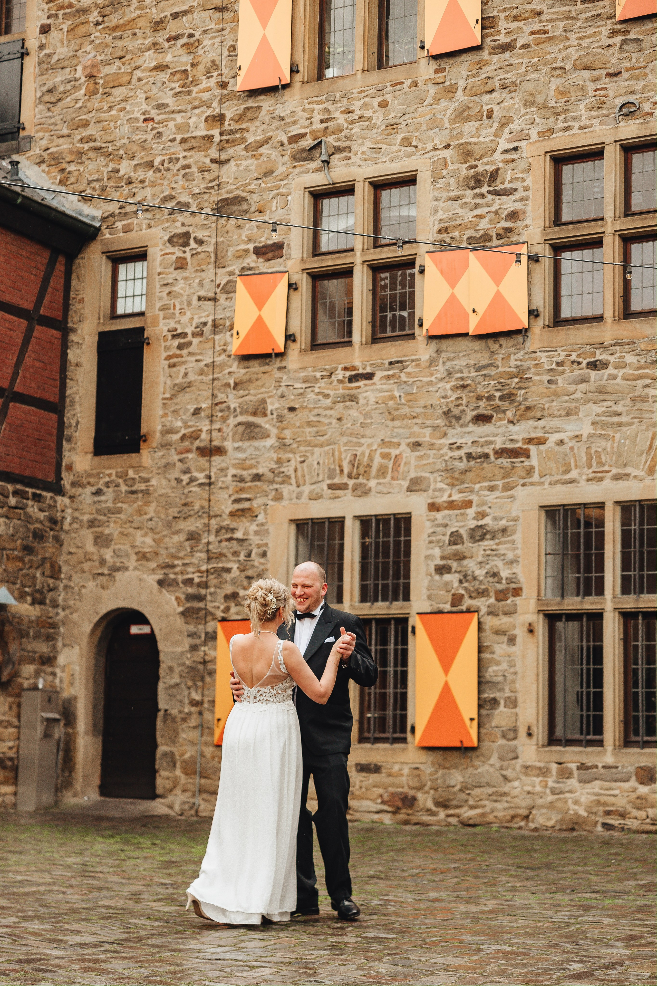 Hochzeitsfotografie Schloss Kemnade. Hochzeitsfotograf Schloss Kemnade. Hochzeitsfotos Schloss Kemnade. Hochzeitsfotograf Hattingen. Romantische Hochzeitsfotos NRW. Hochzeitsfotograf Bochum & Umgebung. Standesamtliche Trauung Schloss Kemnade. Fotograf Hochzeit Schloss NRW. Märchenhafte Hochzeit Schloss. Schloss-Hochzeit Fotografie NRW. Heiraten in Schloss Kemnade. Hochzeitsfotograf Schloss Kemnade, Hattingen, Bochum, Dortmund, Essen, Düsseldorf, Köln, Wuppertal, Münster, Duisburg, Oberhausen, Gelsenkirchen, Mülheim, Bielefeld, Paderborn, Bonn, Leverkusen, Krefeld, Solingen, Herne, Neuss, Hamm, Mönchengladbach, Remscheid, Recklinghausen, Hagen, Siegen, Düren.