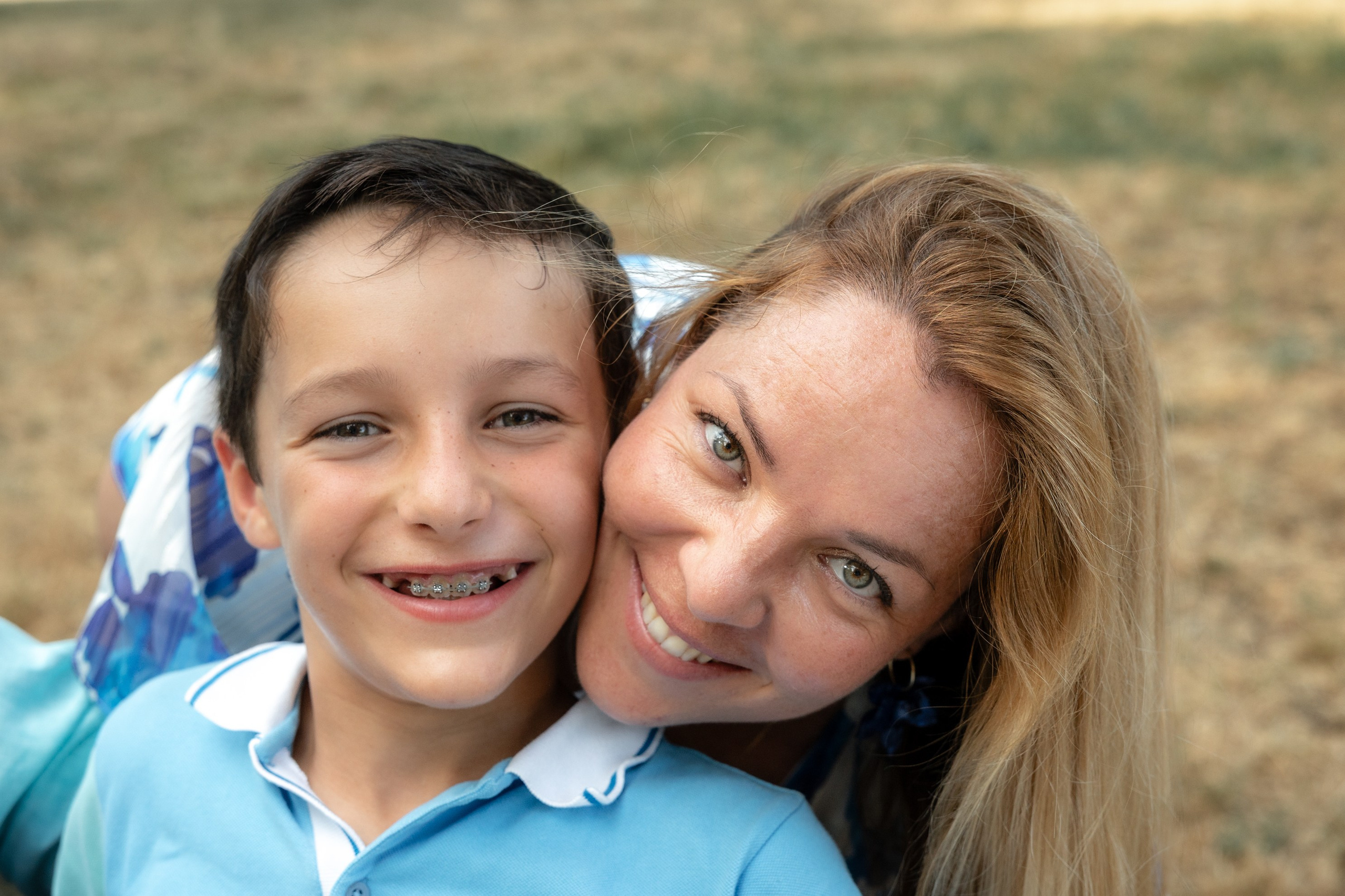 Family photoshoot in Parc du Cabirol, Colomiers. Eugenie Smirnova — wedding, corporate and lifestyle photographer in Toulouse and Southwest France