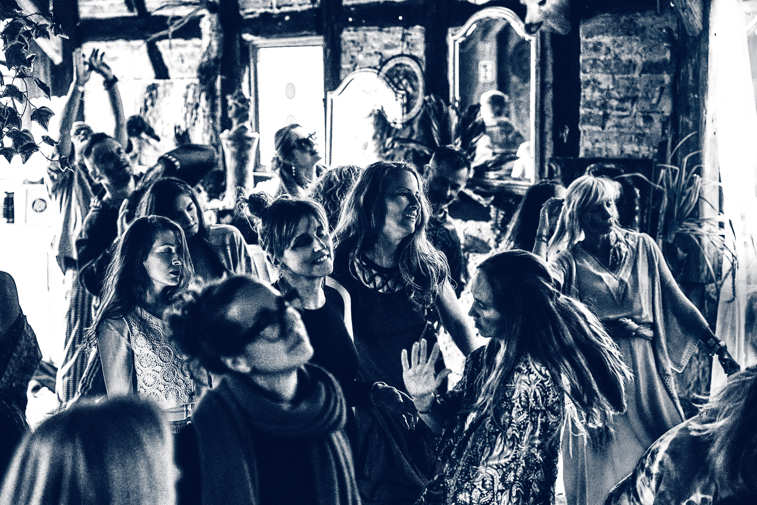 Anna Sierpowska - Movement Medicine na Mikrofestiwalu „2uRodziny Turkusowej Wyspy. Andriej Szypilow — Photography & Videography