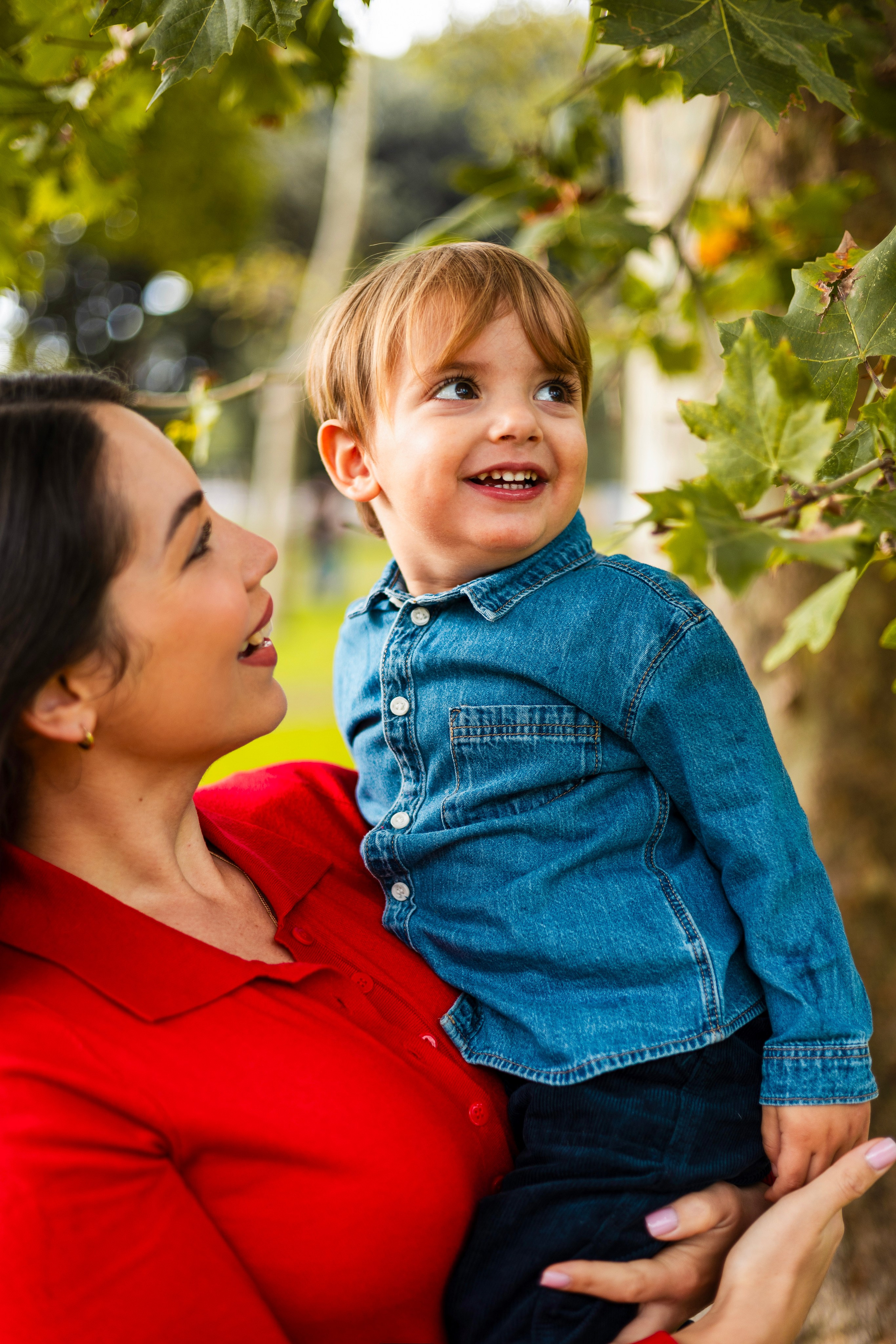 Hi! My name is Irena, and I’m a professional photographer specializing in family photography, love stories, and individual photoshoots