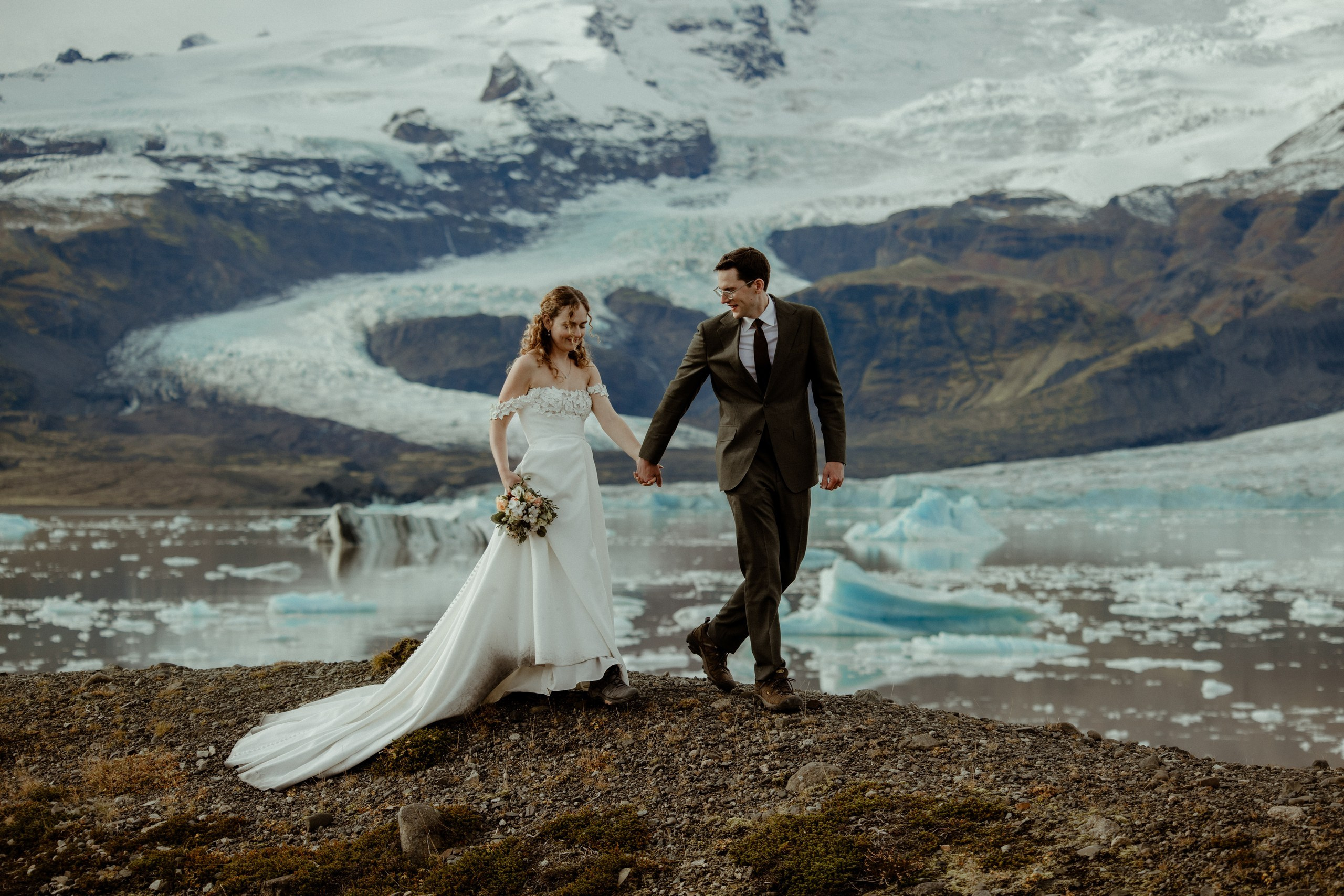 What to pack for Iceland elopement: ultimate Iceland elopement packing list. Iceland elopement photo and video | Nikolaichik Photo