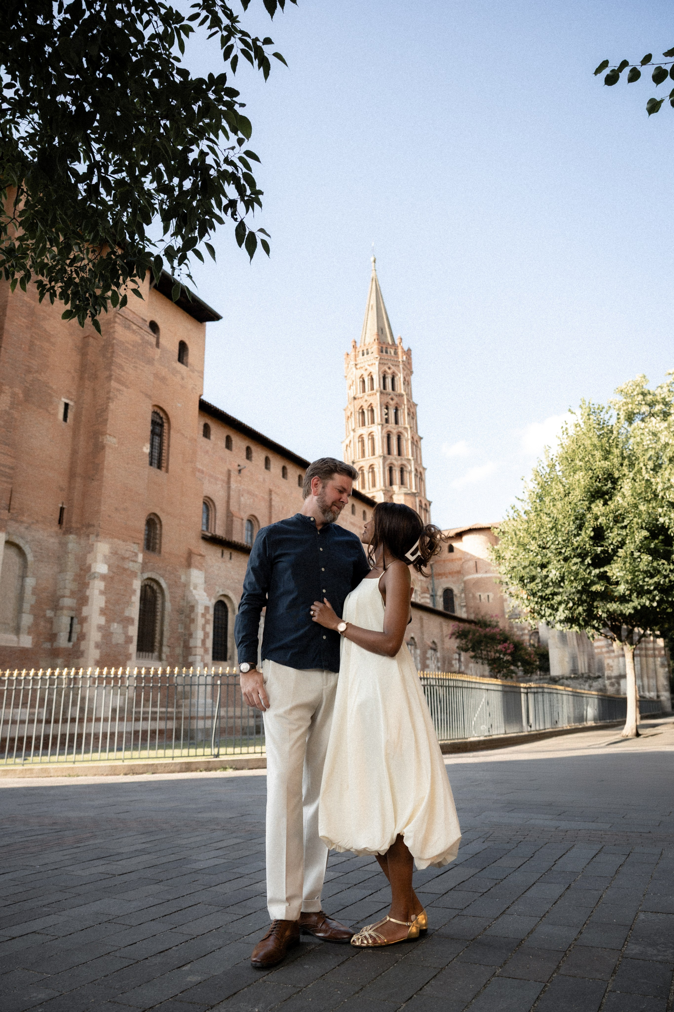 Engagement loves tory photoshoot in Toulouse. Anah & Andrew. Eugenie Smirnova — wedding, corporate and lifestyle photographer in Toulouse and Southwest France