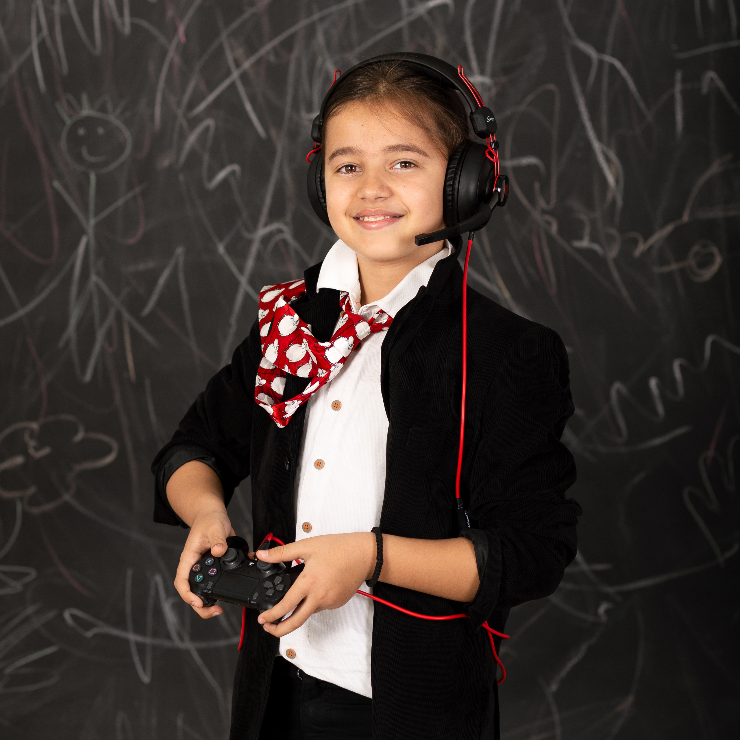 Абитуриентски снимки, ученически снимки. Фотограф Бургас. Фотосесии в студио и на открито, портрети, заснемане