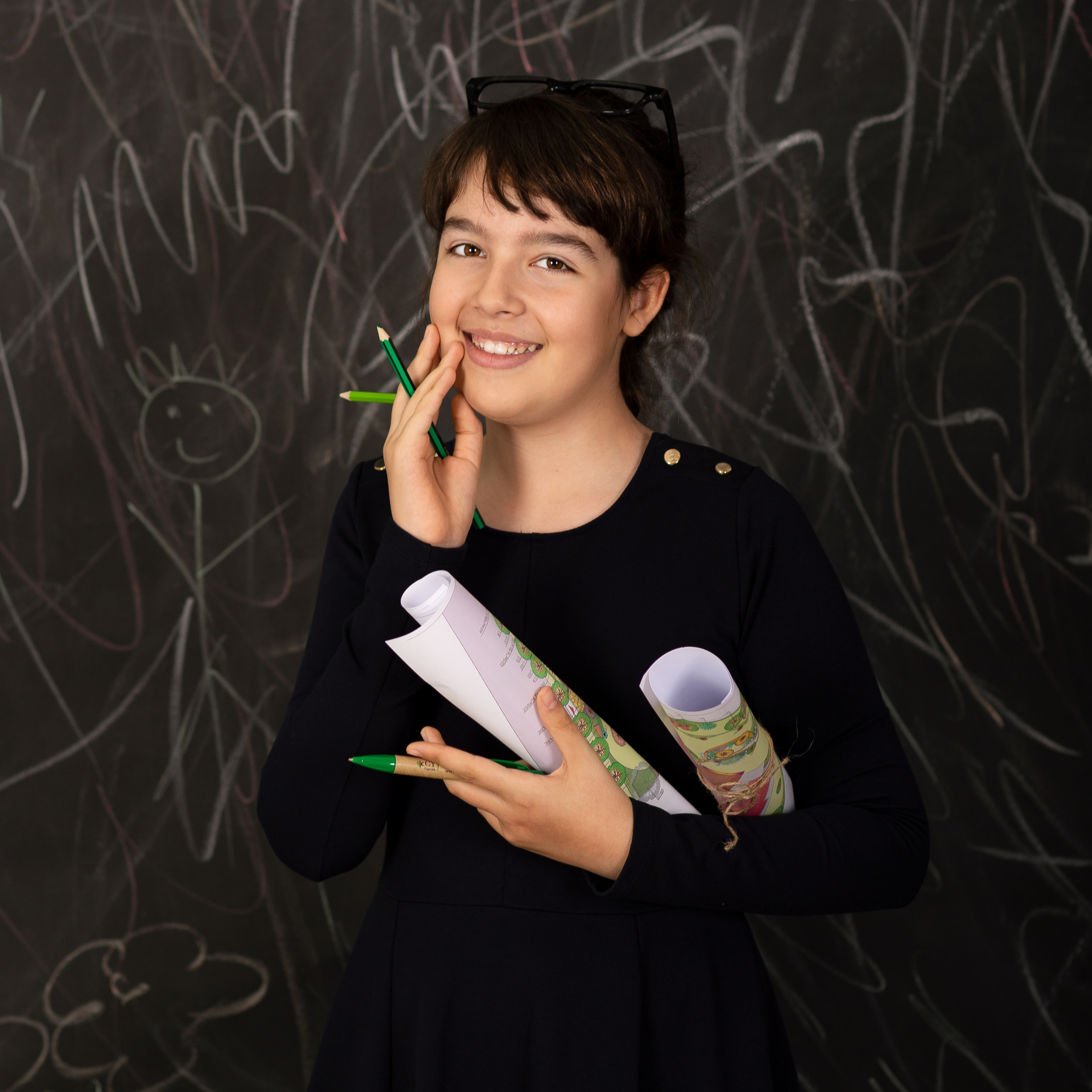 Абитуриентски снимки, ученически снимки. Фотограф Бургас. Фотосесии в студио и на открито, портрети, заснемане