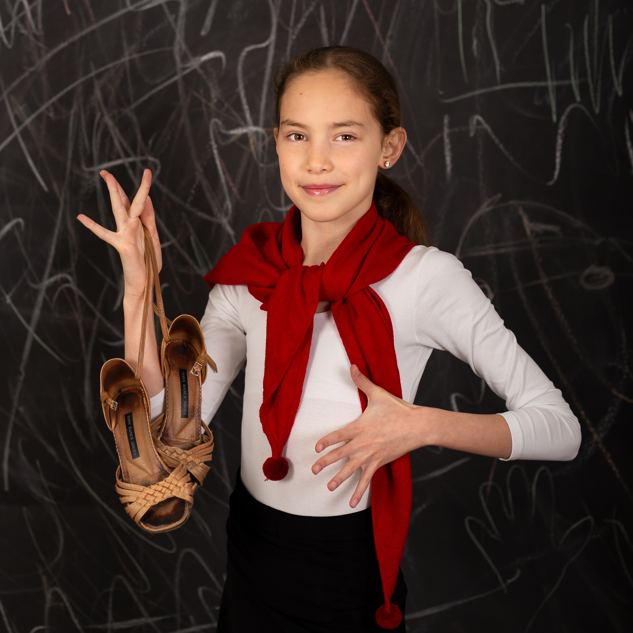 Абитуриентски снимки, ученически снимки. Фотограф Бургас. Фотосесии в студио и на открито, портрети, заснемане