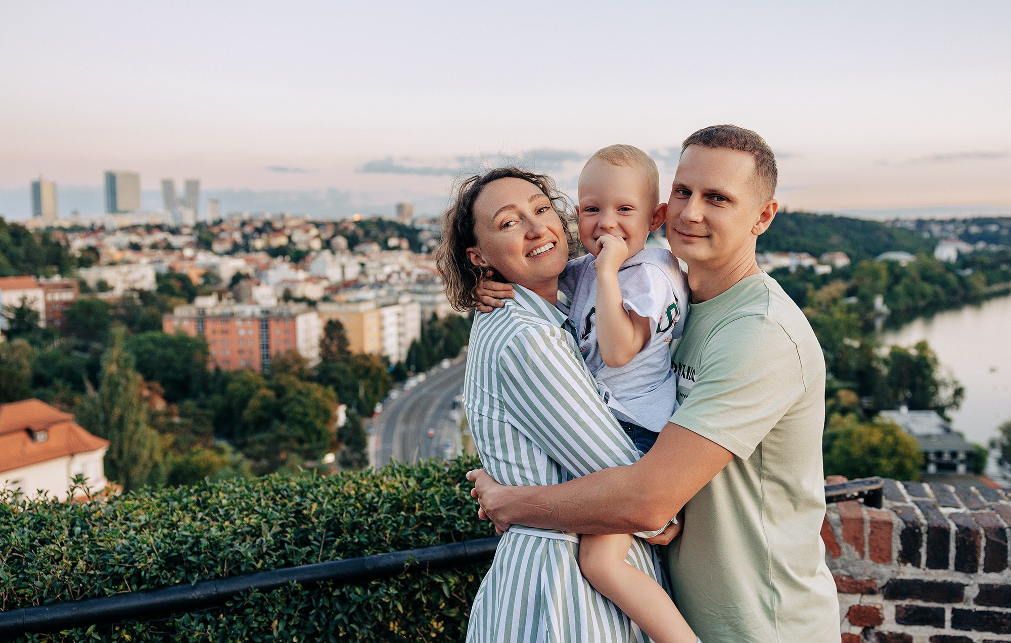 Таня, Андрей и Паша на прогулке. Family and wedding photographer in Prague Natalia Fedori
