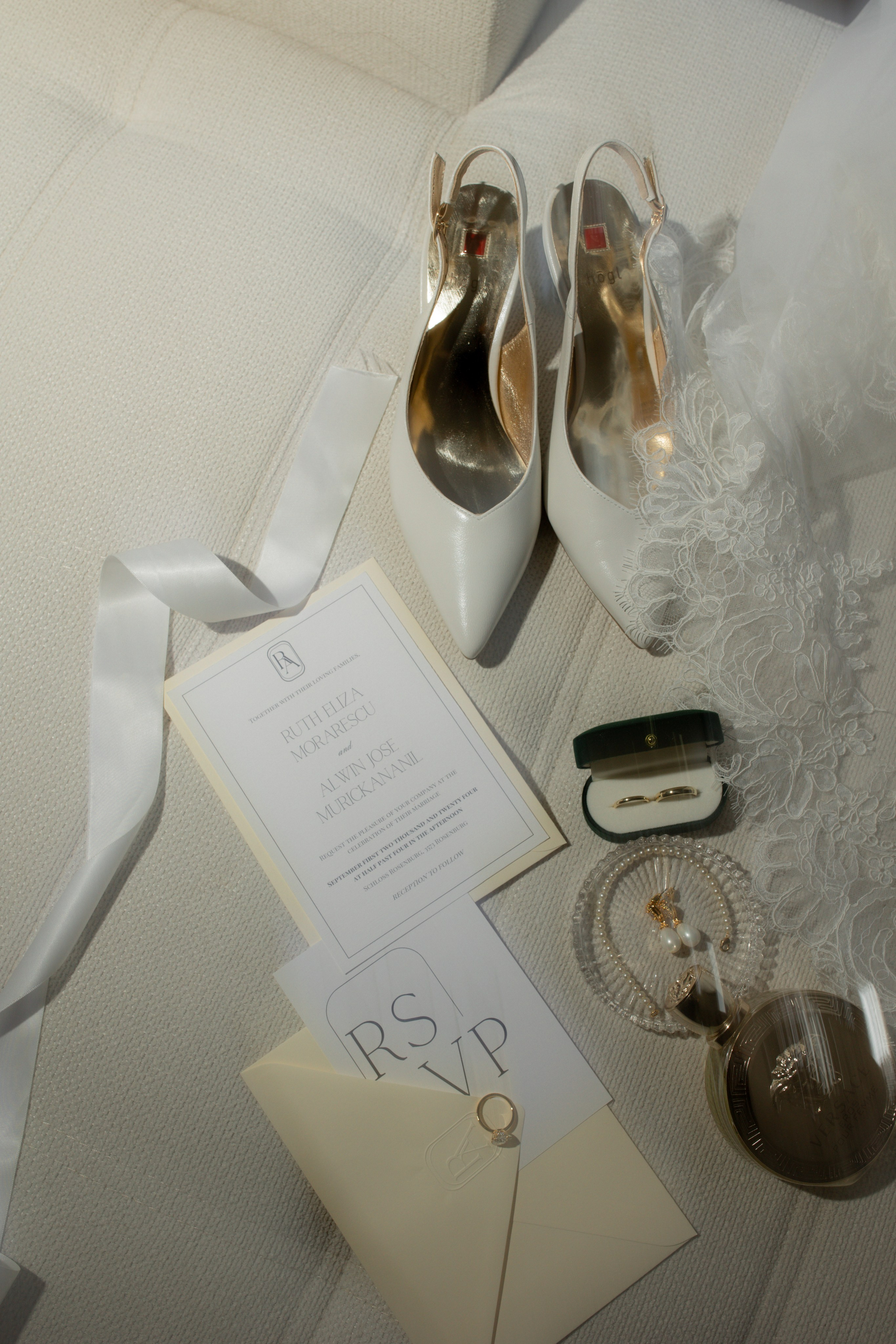 Elegant Castle Wedding in Austria | Alwin & Ruth’s Fairytale Celebration. Wedding photographer and videographer based in Timisoara, Romania