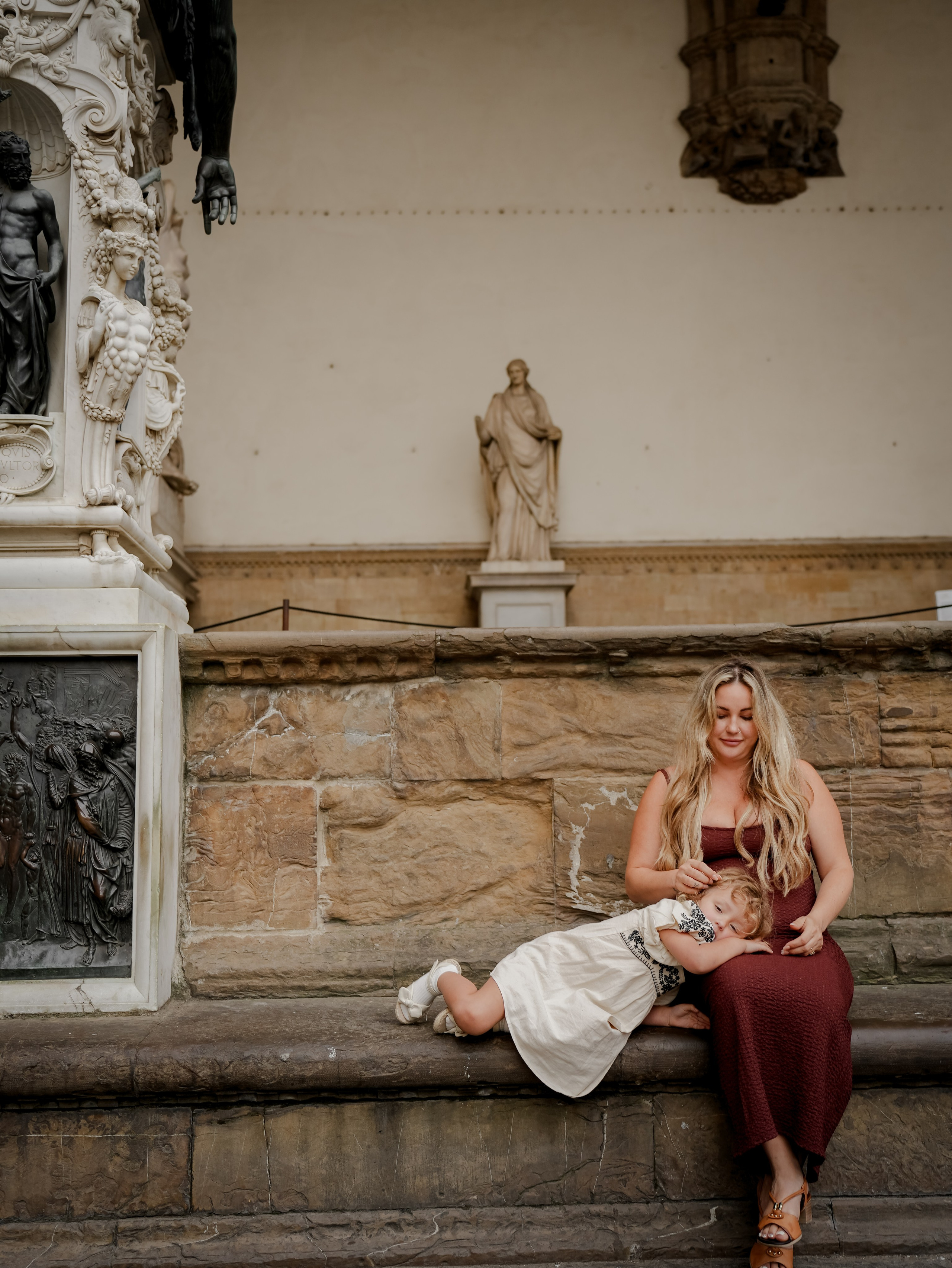 Classic Photoshoot Duomo & pz Michelangelo. Wedding Photographer in Italy