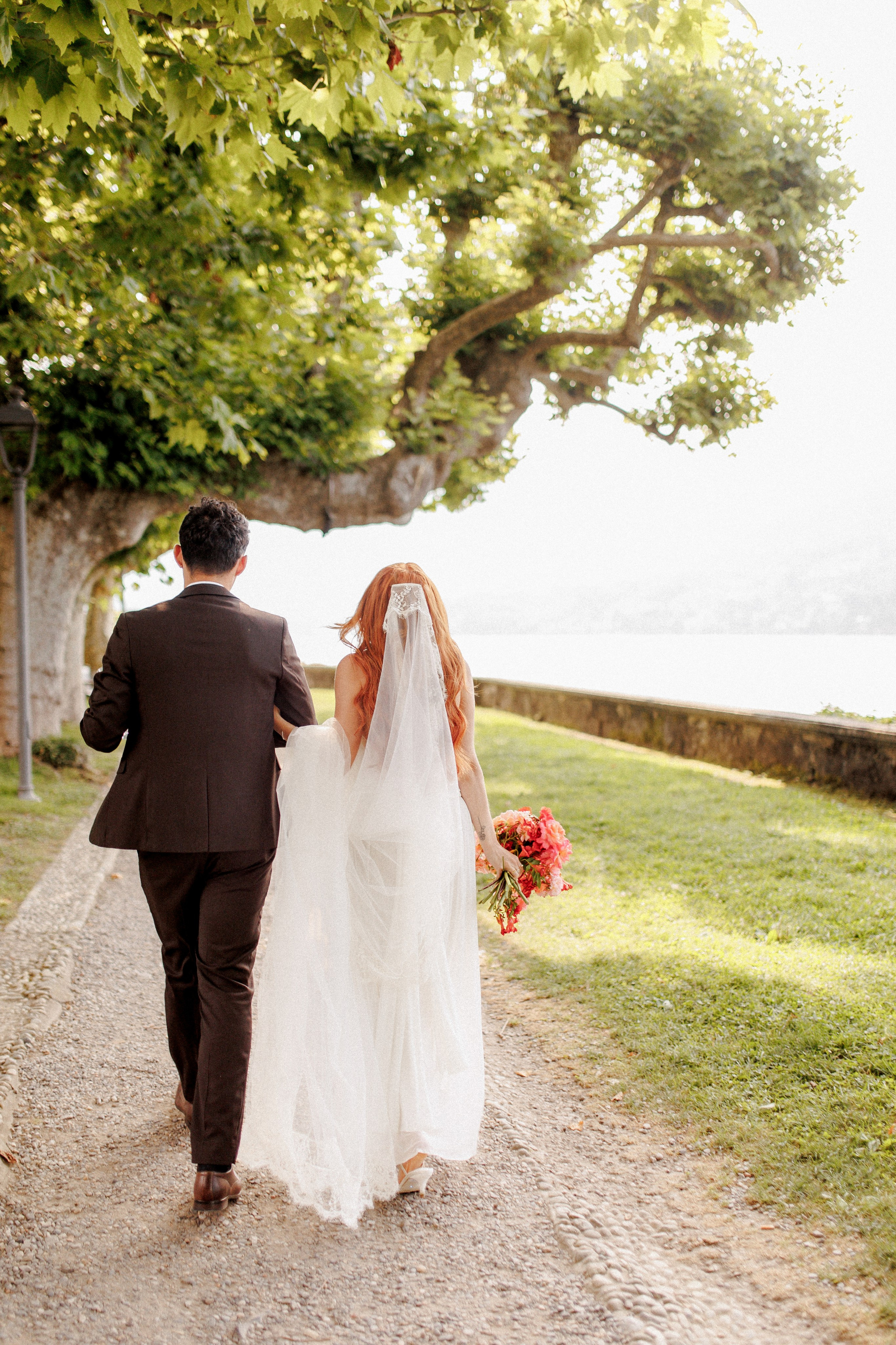 An Early Morning Elopement on Lake Como: A Love Story to Remember. Wedding and Family Photographer Switzerland and Italy. Valeria Diaz