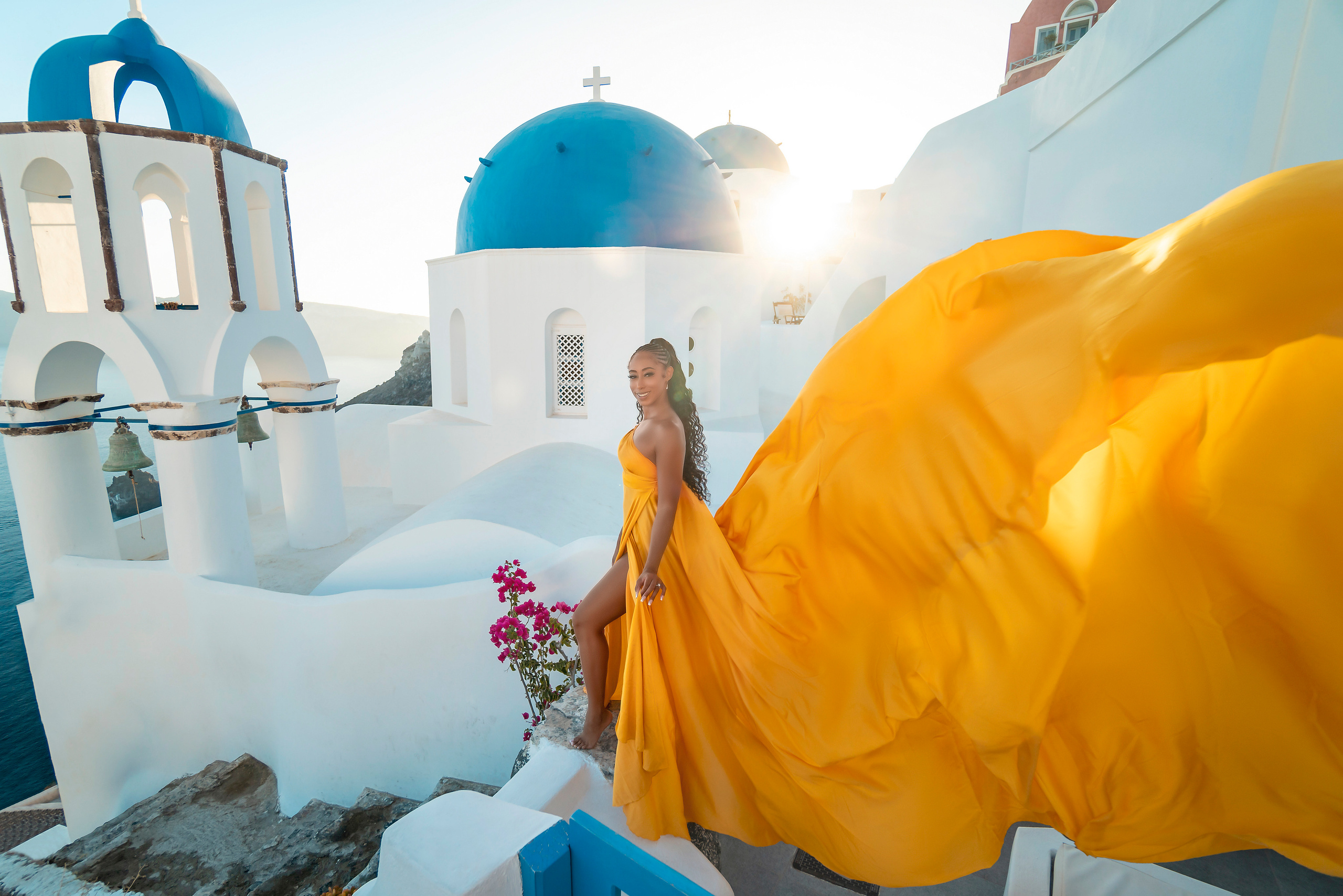 How to choose a photographer for couples in Santorini. Photographer in Santorini SokoLOVE Alex| Flying Dress Santorini