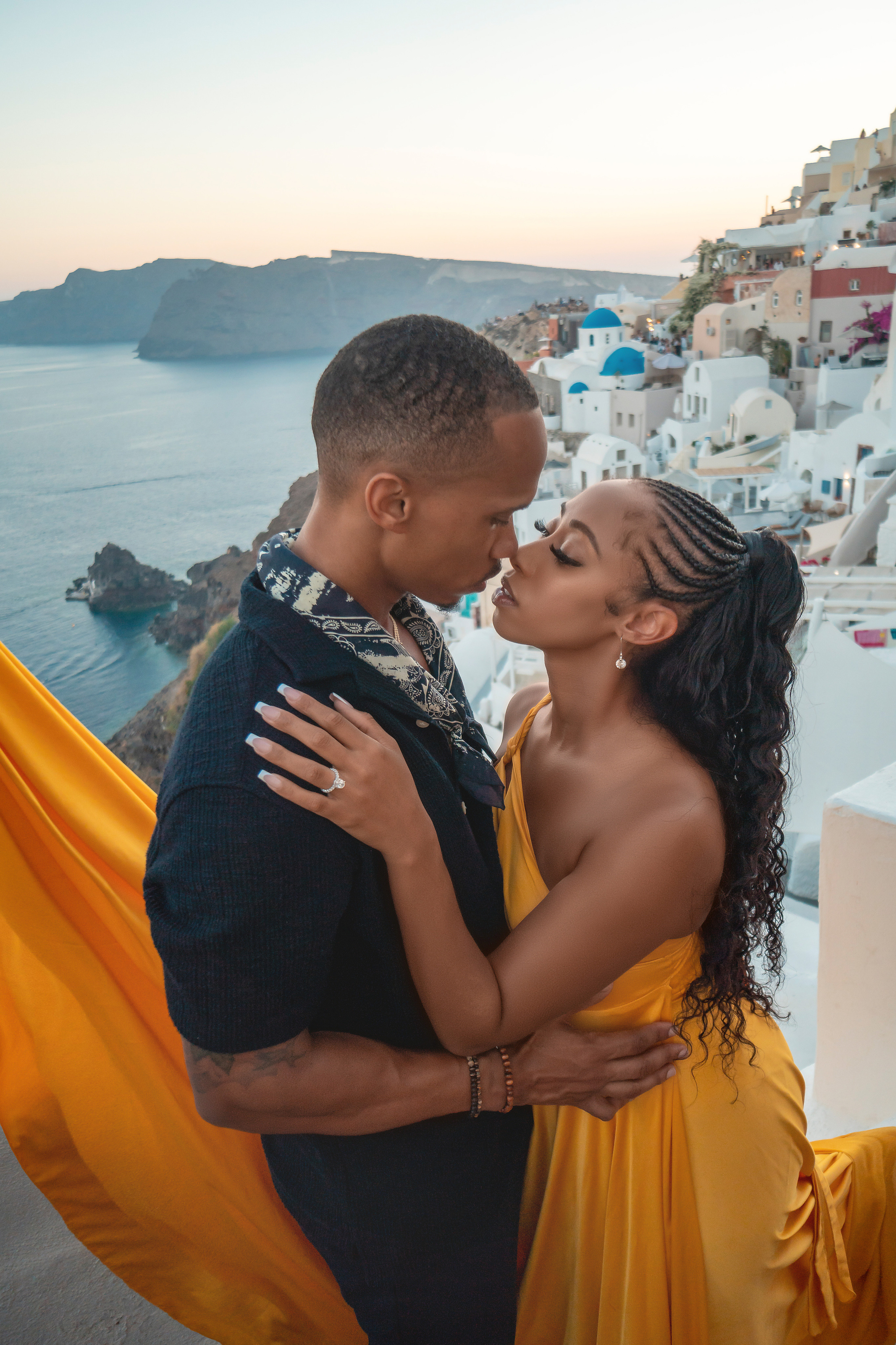 How to choose a photographer for couples in Santorini. Photographer in Santorini SokoLOVE Alex| Flying Dress Santorini