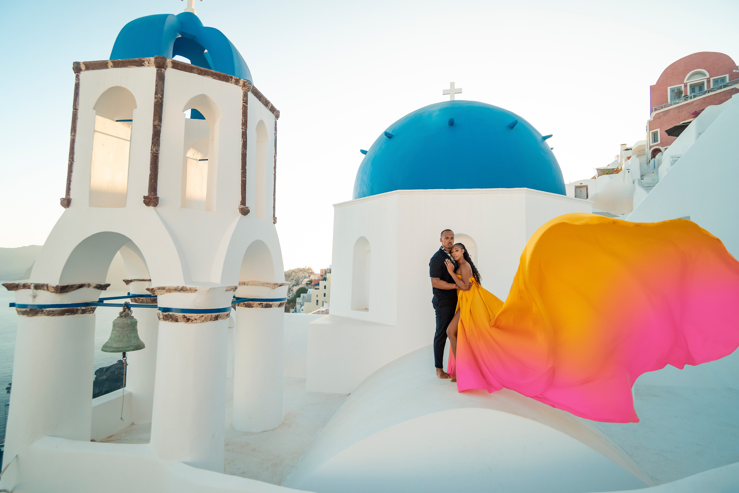 How to choose a photographer for couples in Santorini. Photographer in Santorini SokoLOVE Alex| Flying Dress Santorini