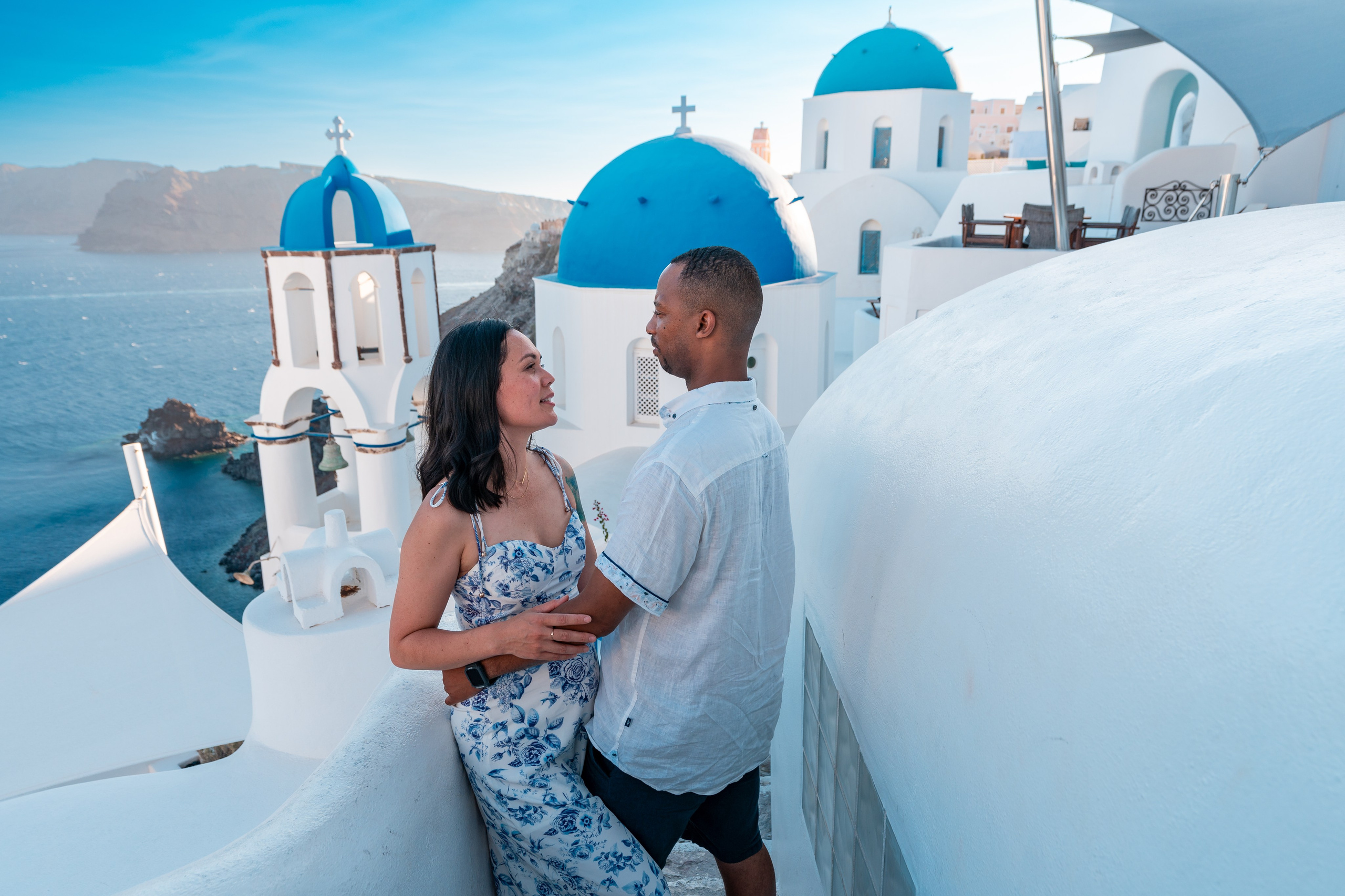 "Celebrate your family’s love with a Santorini photography session! Our expert photographers will guide you through relaxed, fun-filled moments in Greece’s most beautiful locations."