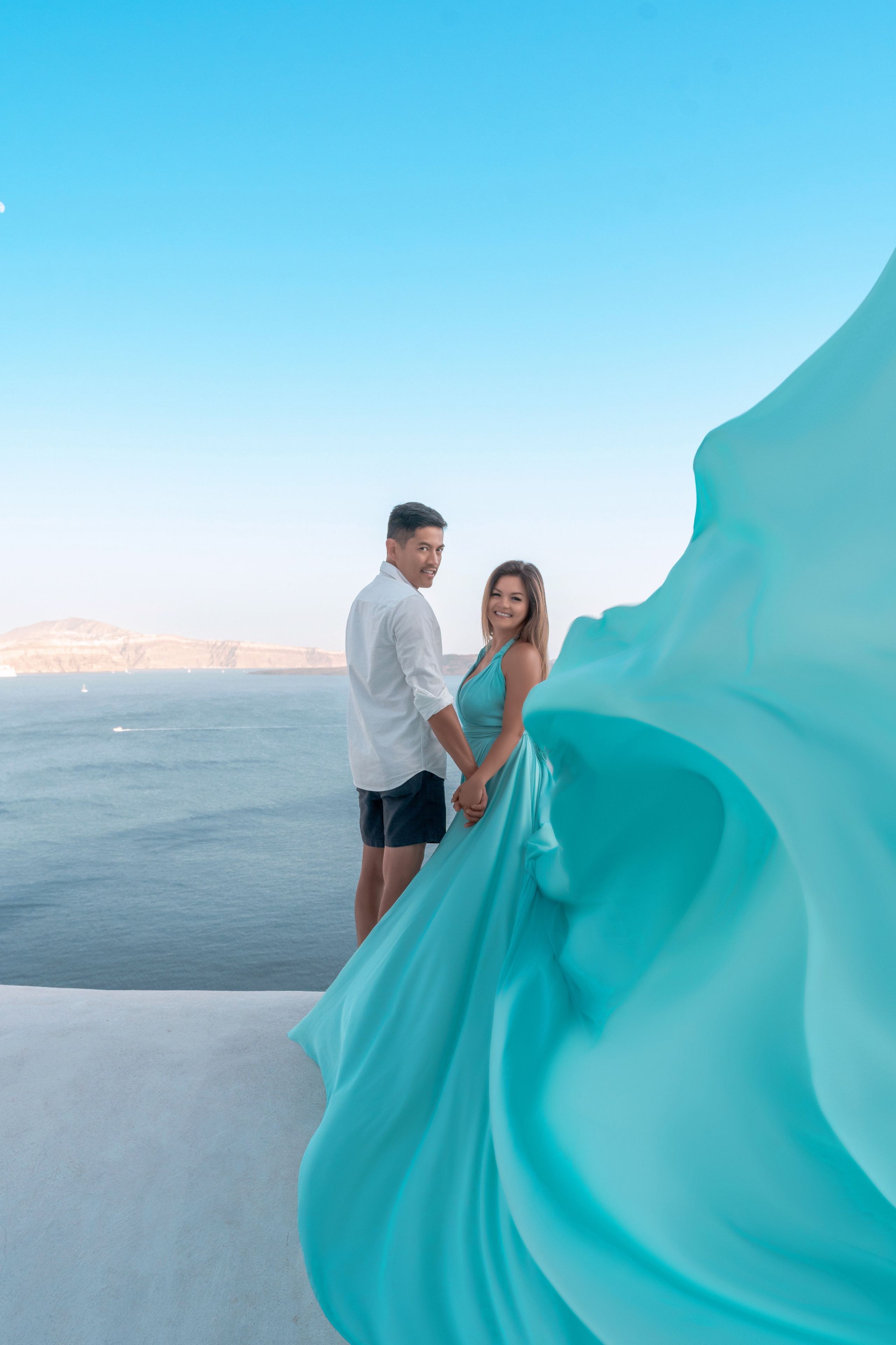 Flying Dress Photoshoot in Santorini — Tiffany Family’s Magical Experience. Photographer in Santorini SokoLOVE Alex| Flying Dress Santorini