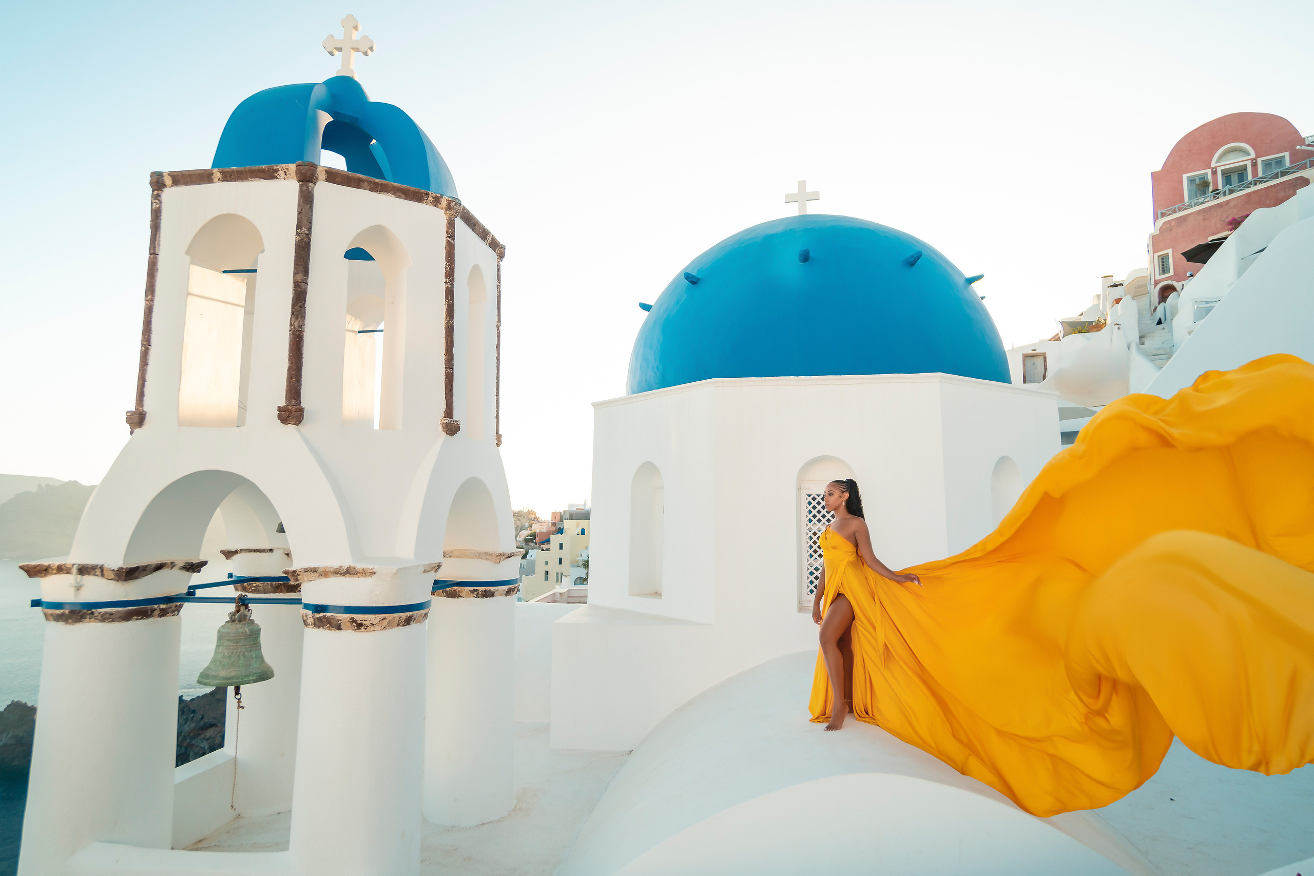 How to choose a photographer for couples in Santorini. Photographer in Santorini SokoLOVE Alex| Flying Dress Santorini