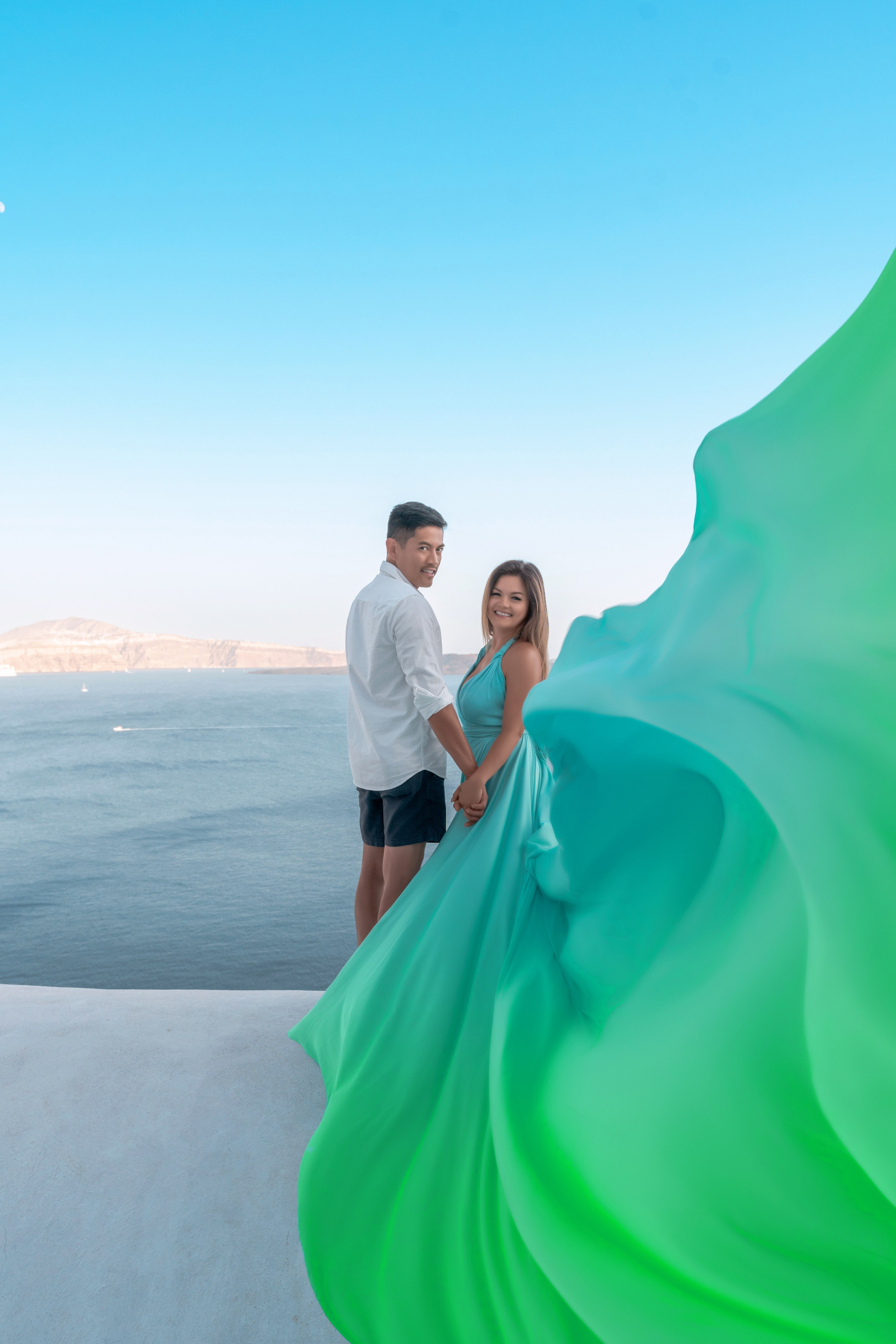 Flying Dress Photoshoot in Santorini — Tiffany Family’s Magical Experience. Photographer in Santorini SokoLOVE Alex| Flying Dress Santorini