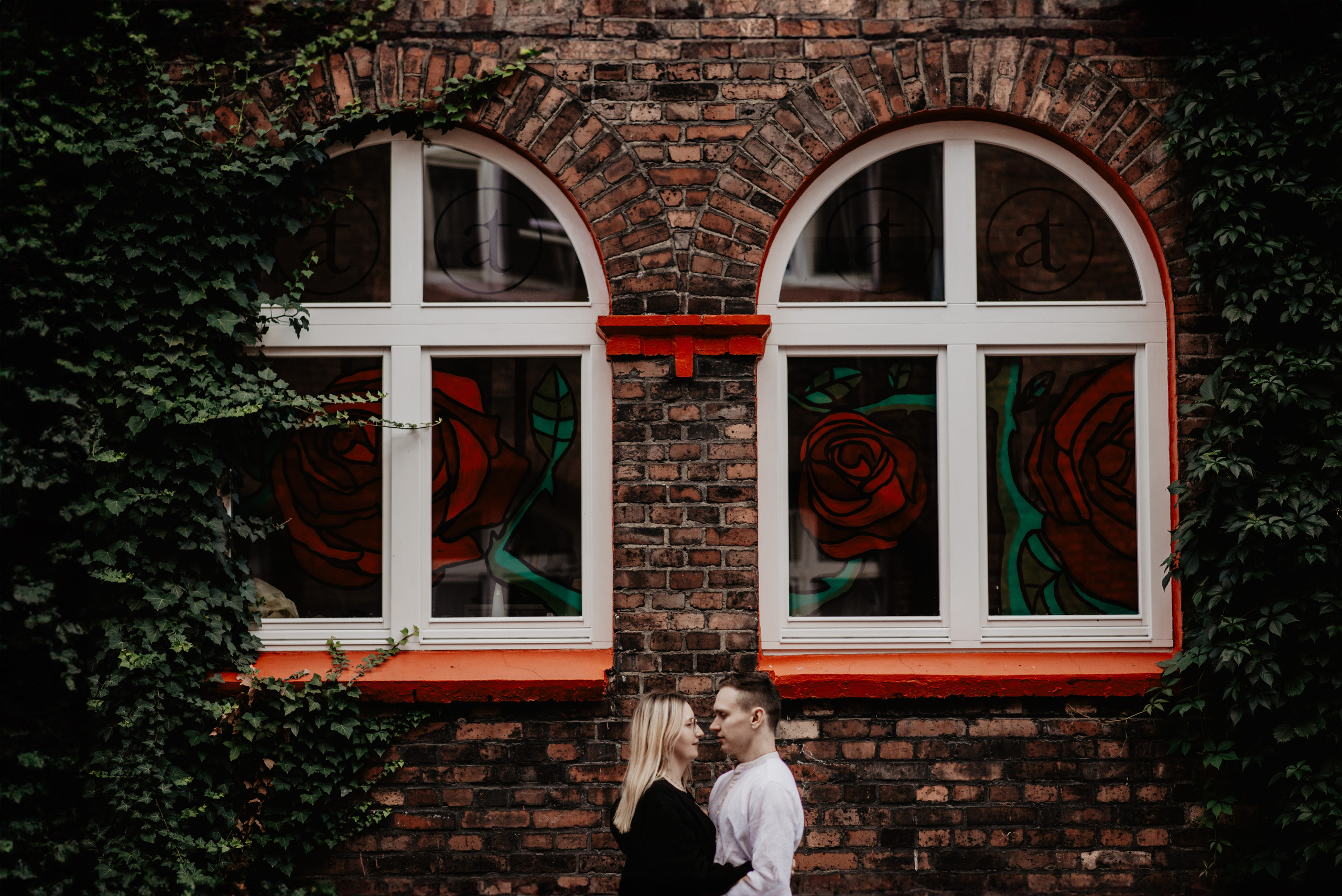 Tosia & Tomasz. Sesja miłosna na Nikiszowcu. Bałanda Fotografia – Sesje Kobiece, Rodzinne, Miłosne, Reportaże | Katowice Śląsk