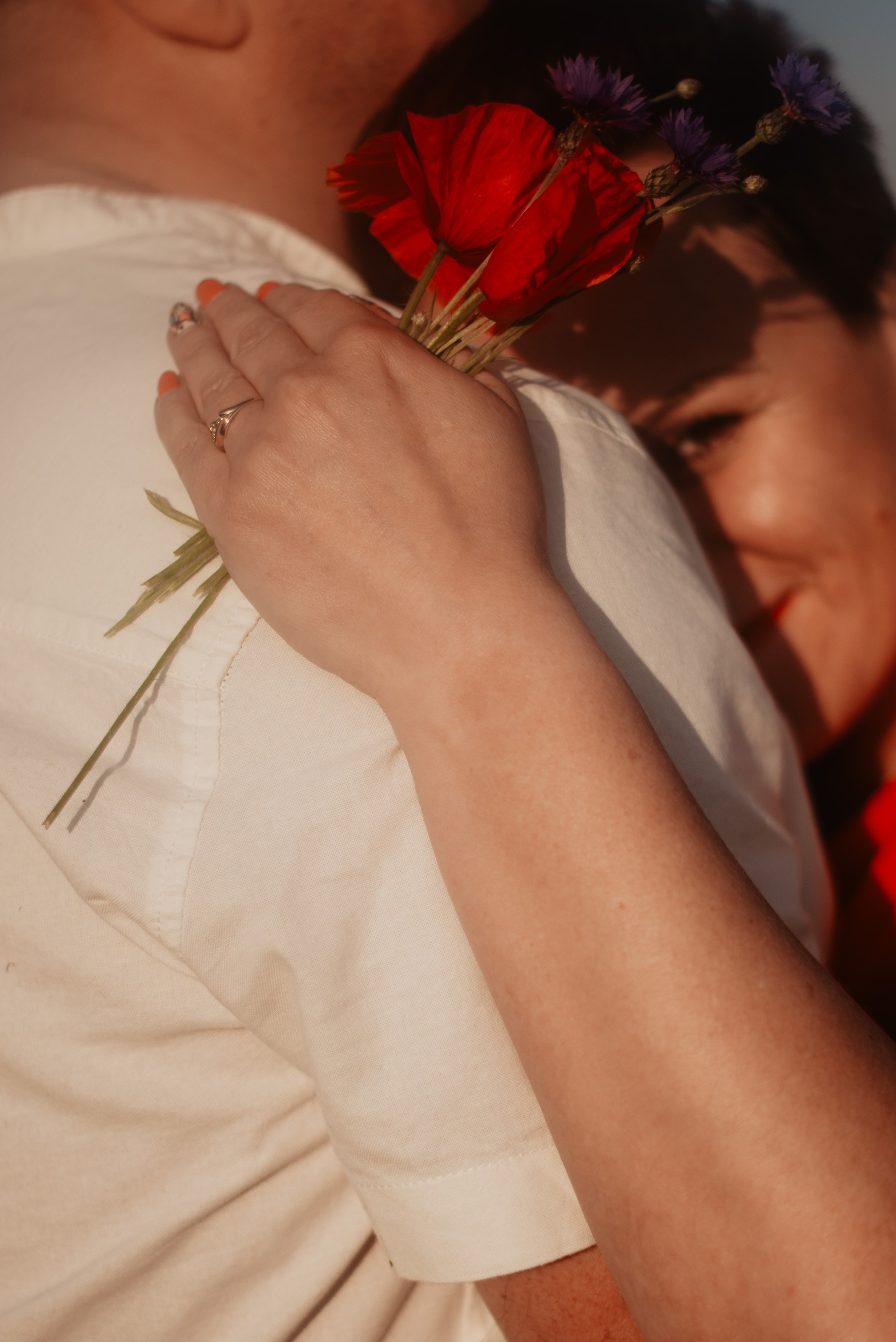 Kasia & Marcin. Pole makowe i zaskakujący finał sesji. Bałanda Fotografia – Sesje Kobiece, Rodzinne, Miłosne, Reportaże | Katowice Śląsk