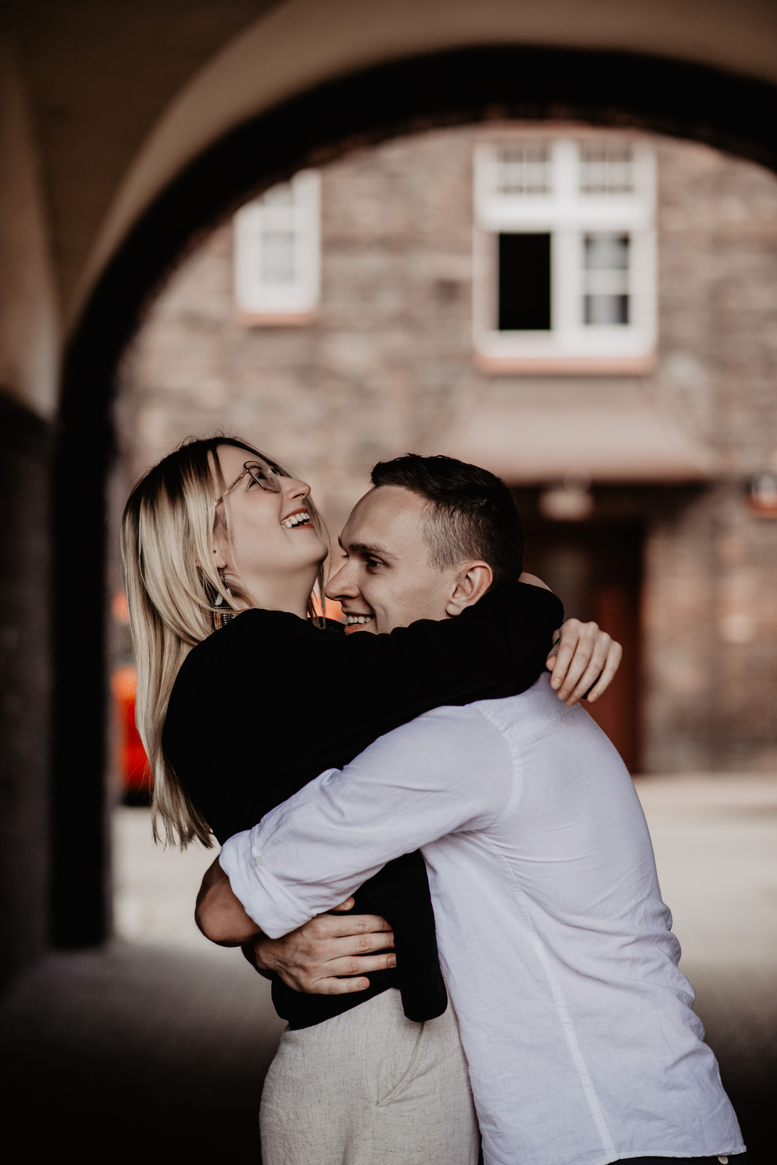 Tosia & Tomasz. Sesja miłosna na Nikiszowcu. Bałanda Fotografia – Sesje Kobiece, Rodzinne, Miłosne, Reportaże | Katowice Śląsk