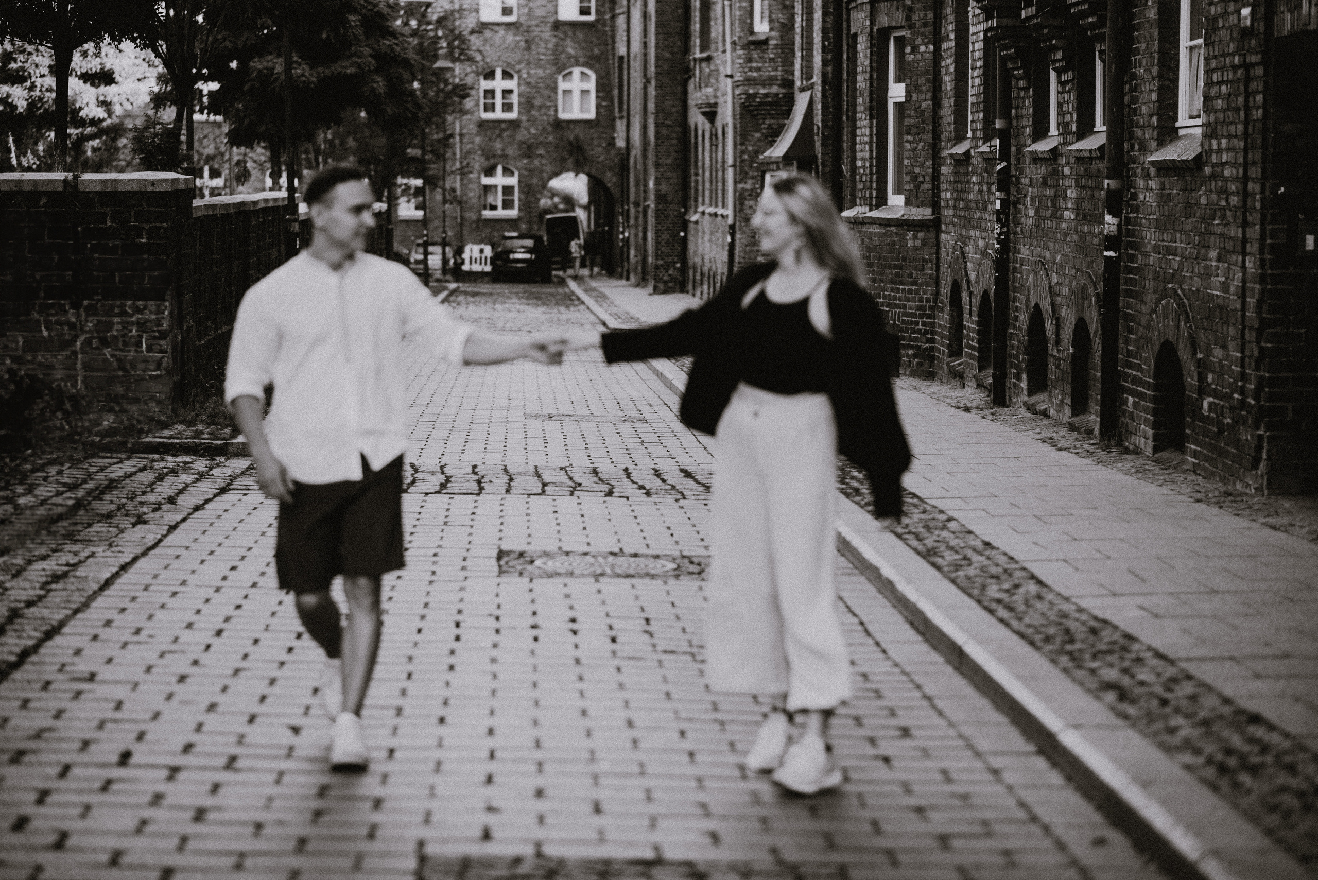 Tosia & Tomasz. Sesja miłosna na Nikiszowcu. Bałanda Fotografia – Sesje Kobiece, Rodzinne, Miłosne, Reportaże | Katowice Śląsk