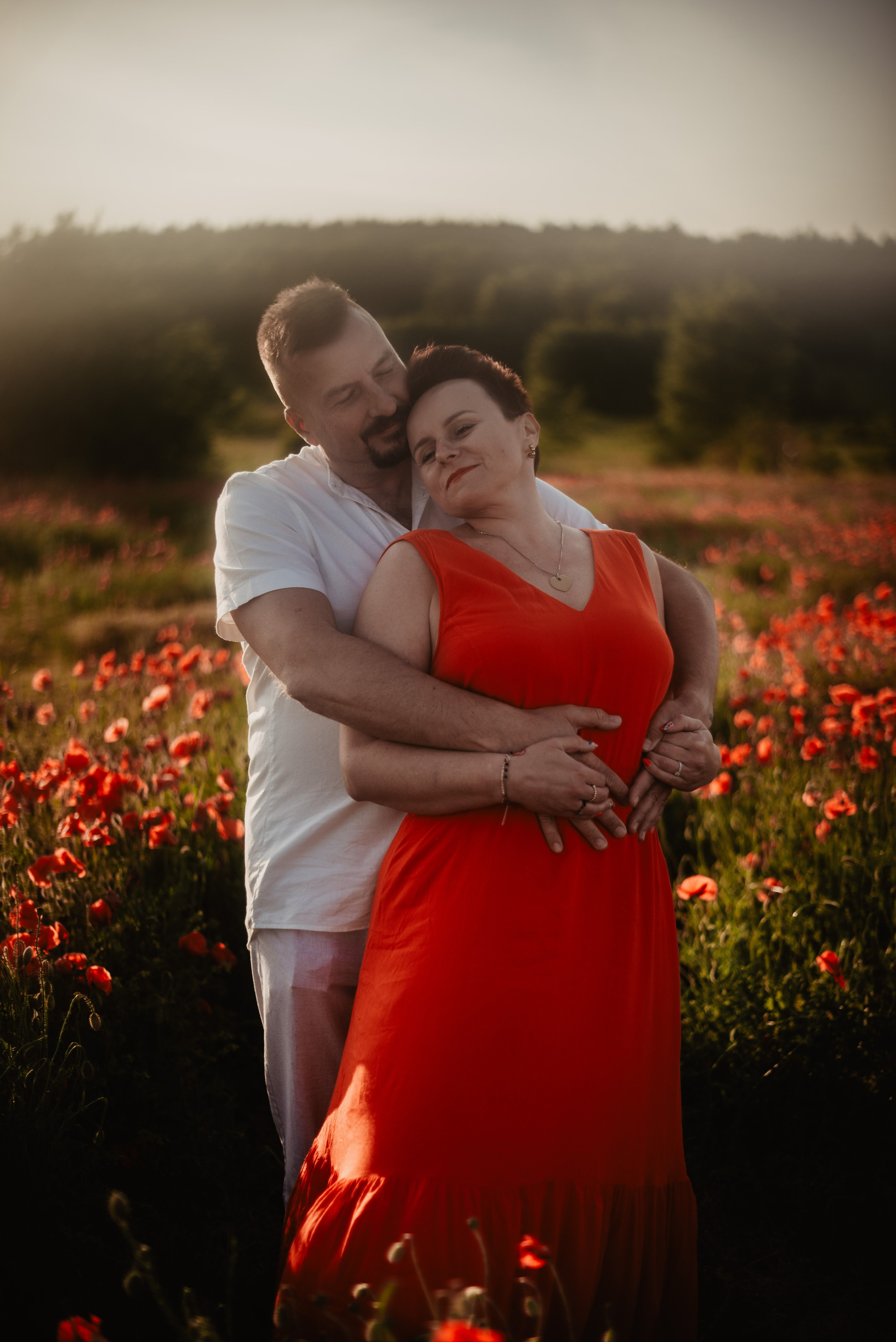 Kasia & Marcin. Pole makowe i zaskakujący finał sesji. Bałanda Fotografia – Sesje Kobiece, Rodzinne, Miłosne, Reportaże | Katowice Śląsk