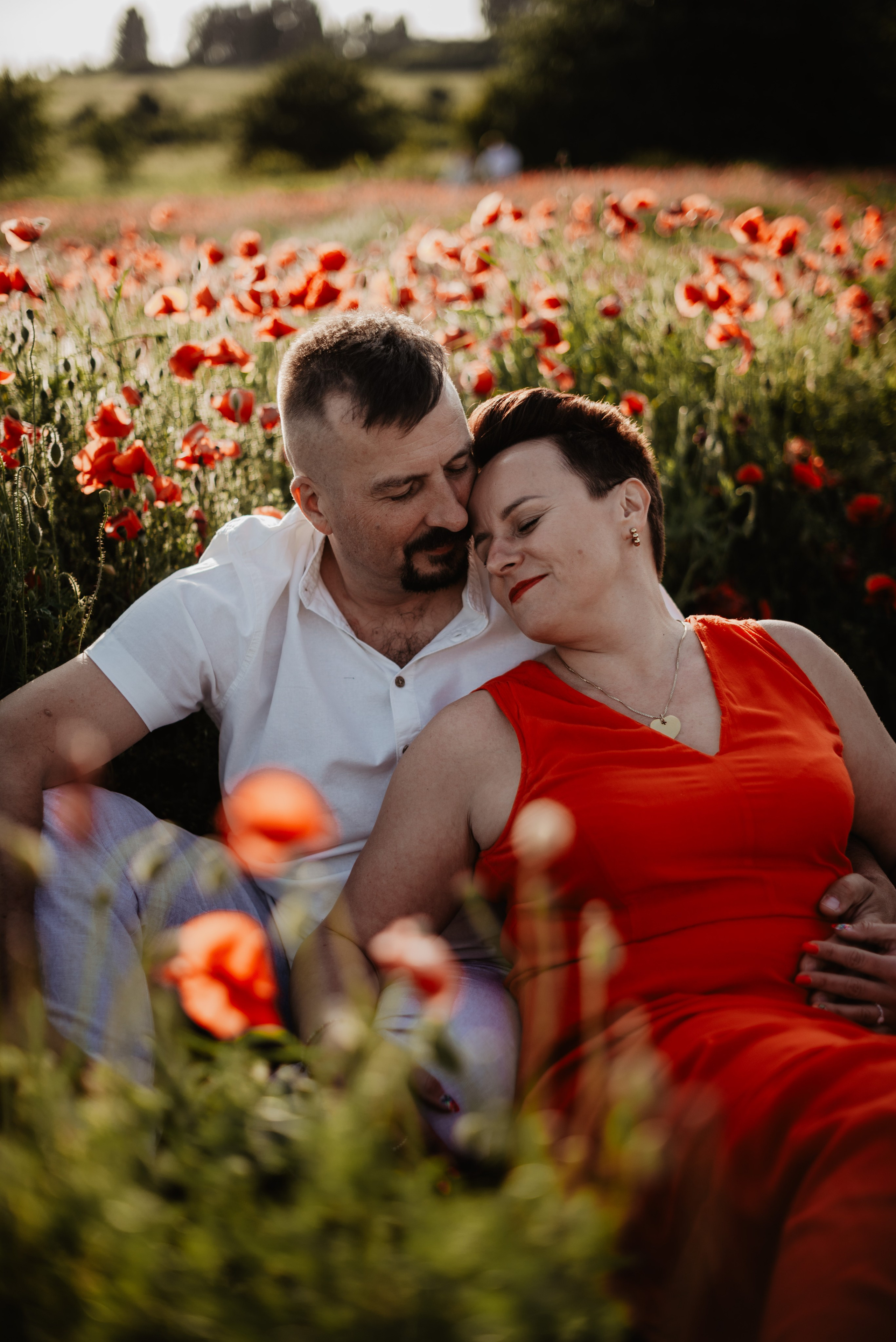 Kasia & Marcin. Pole makowe i zaskakujący finał sesji. Bałanda Fotografia – Sesje Kobiece, Rodzinne, Miłosne, Reportaże | Katowice Śląsk