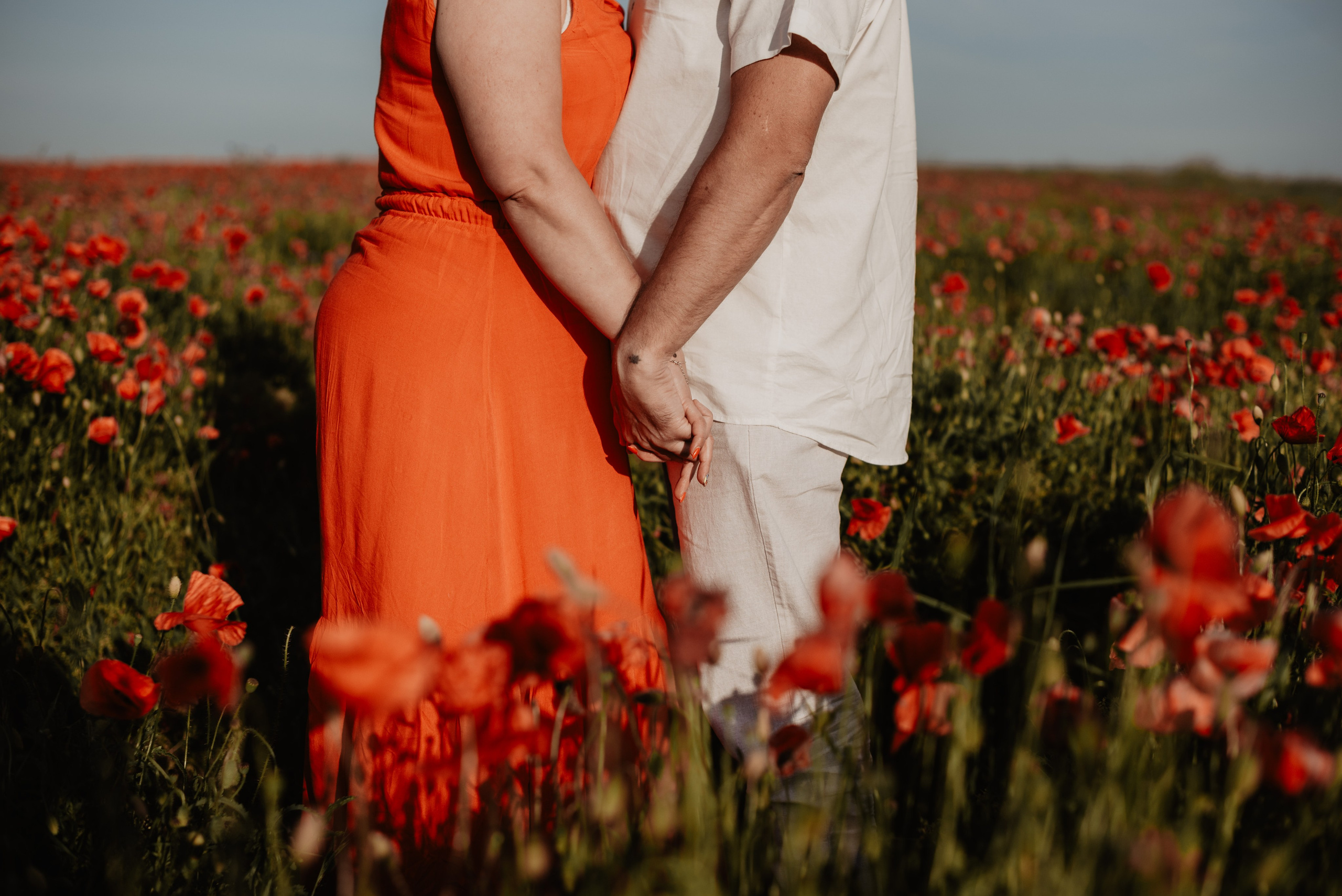 Kasia & Marcin. Pole makowe i zaskakujący finał sesji. Bałanda Fotografia – Sesje Kobiece, Rodzinne, Miłosne, Reportaże | Katowice Śląsk